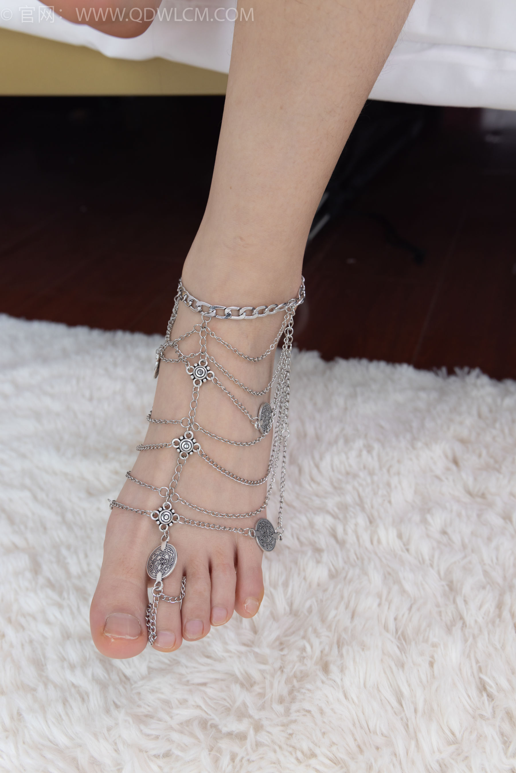 物恋传媒 No.2213 菜菜 - 烟花短暂/(203P)