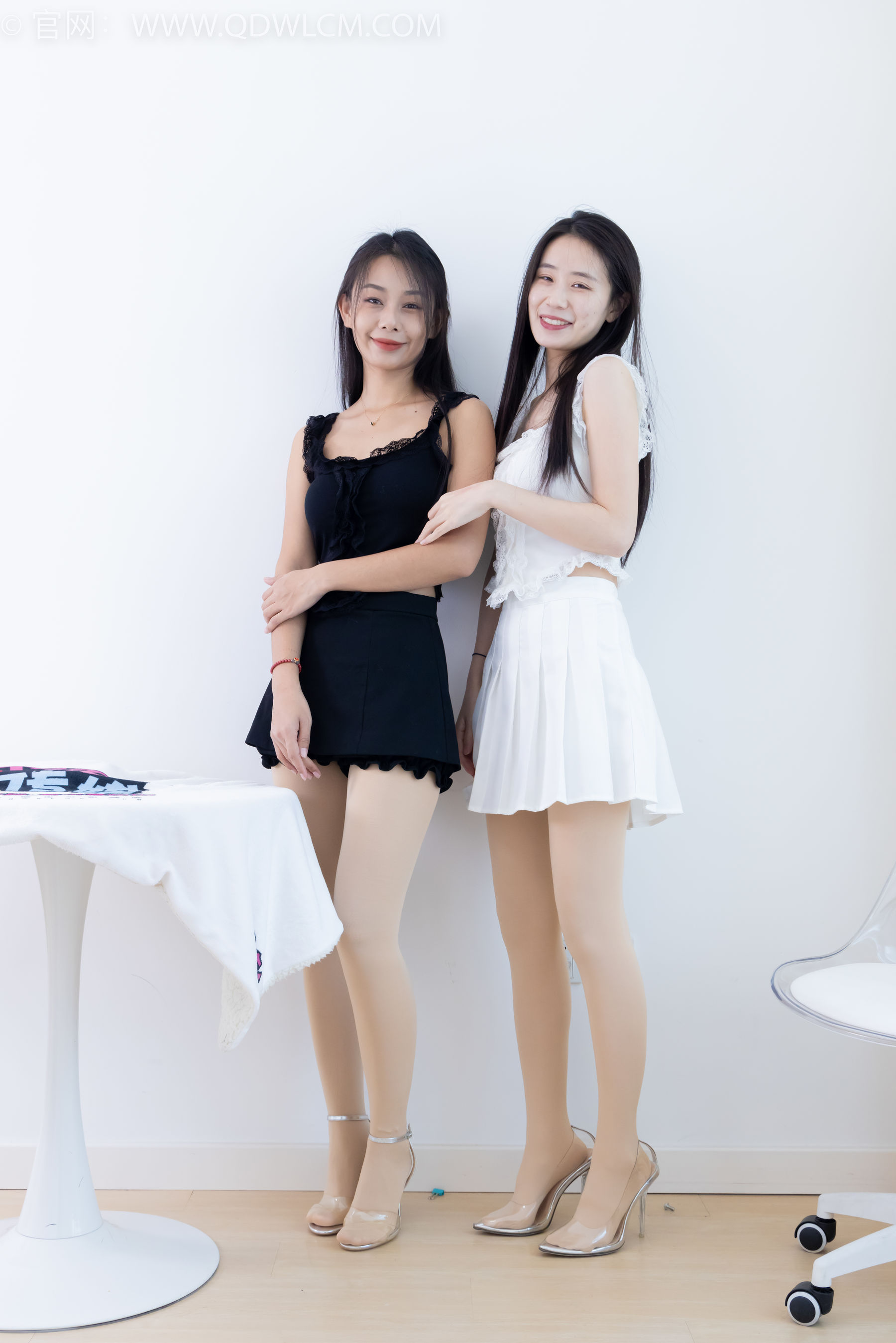 物恋传媒 No.2210 菜菜&岚岚 - 要你的温柔/(200P)