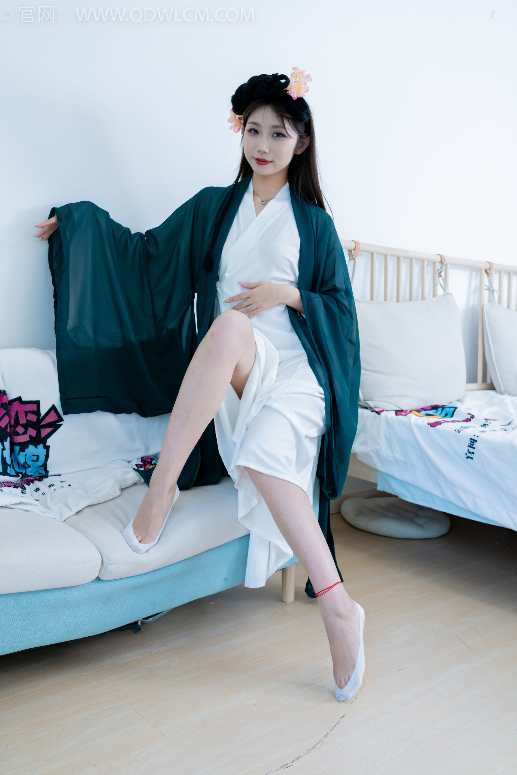 物恋传媒 No.2212 泡泡 - 一滴泪/(200P)