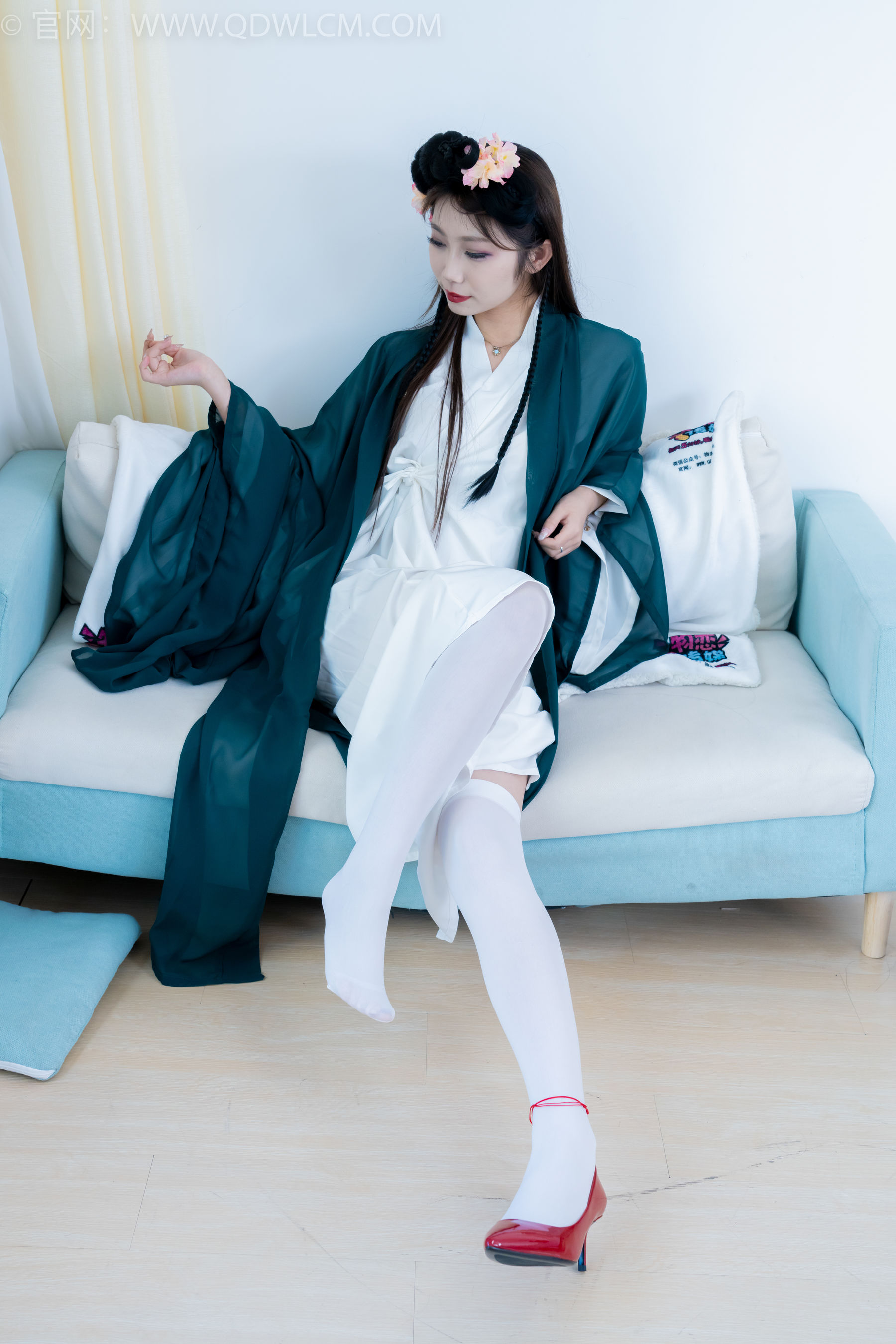 物恋传媒 No.2212 泡泡 - 一滴泪/(200P)