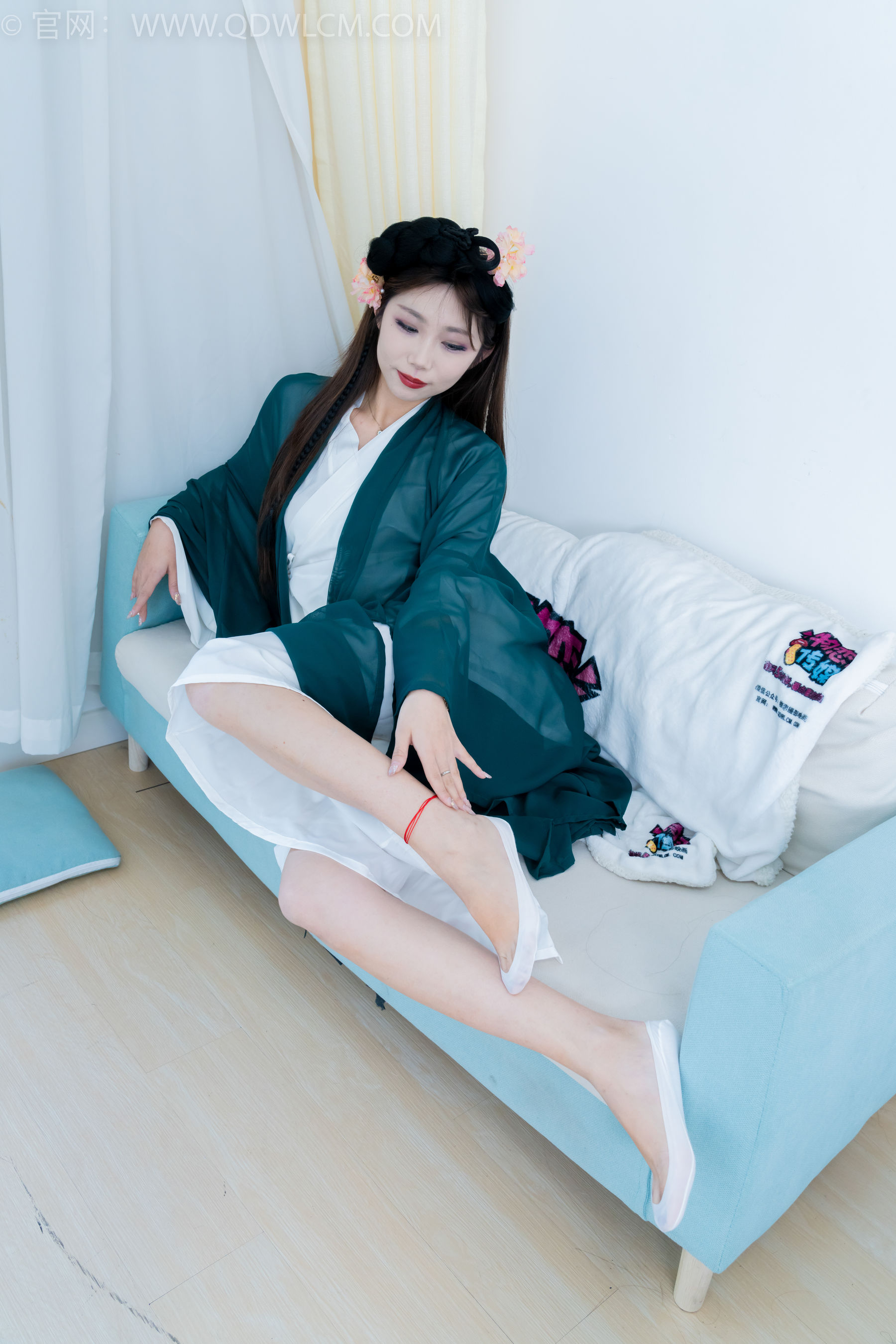 物恋传媒 No.2212 泡泡 - 一滴泪/(200P)