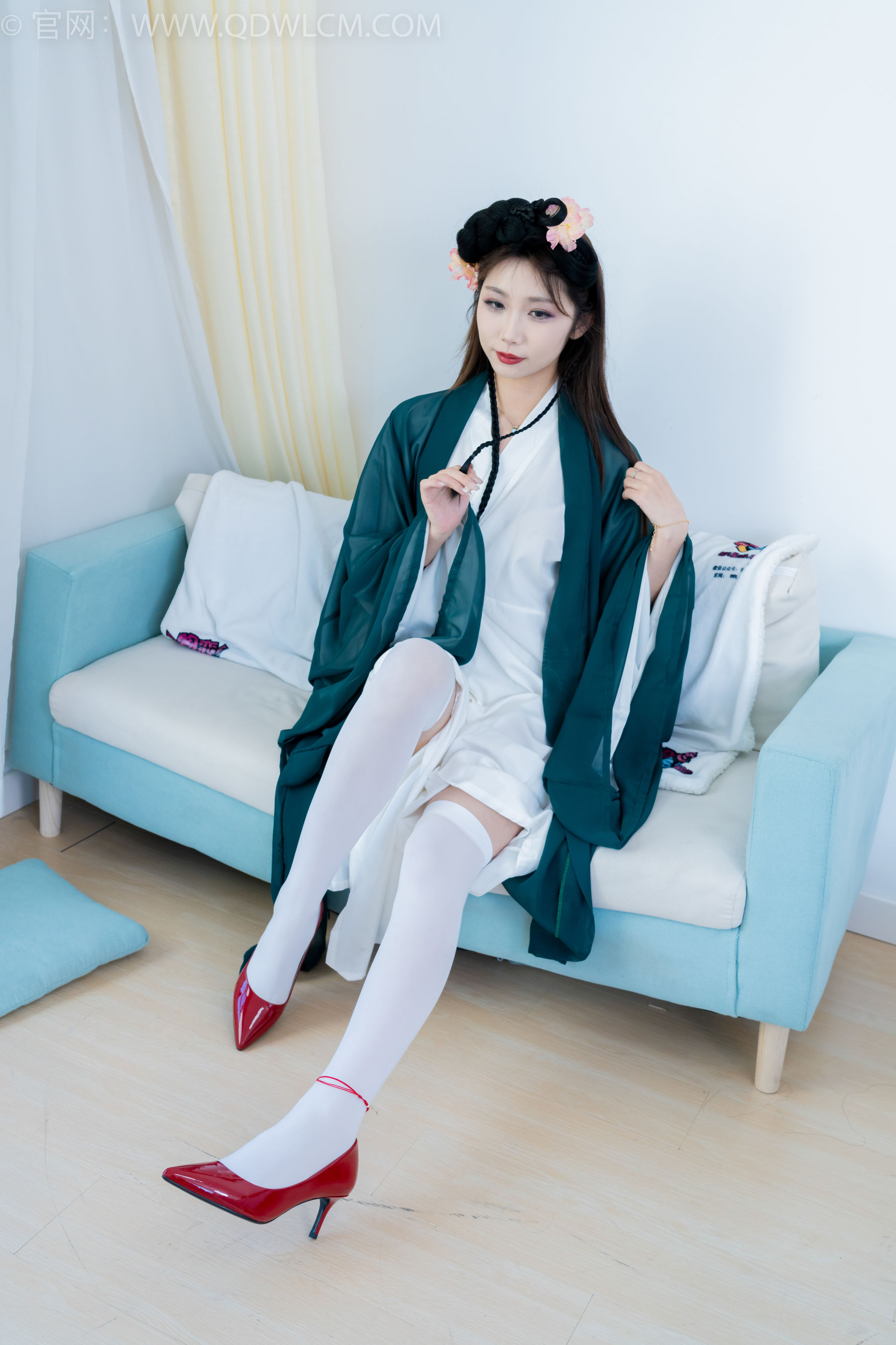 物恋传媒 No.2212 泡泡 - 一滴泪/(200P)