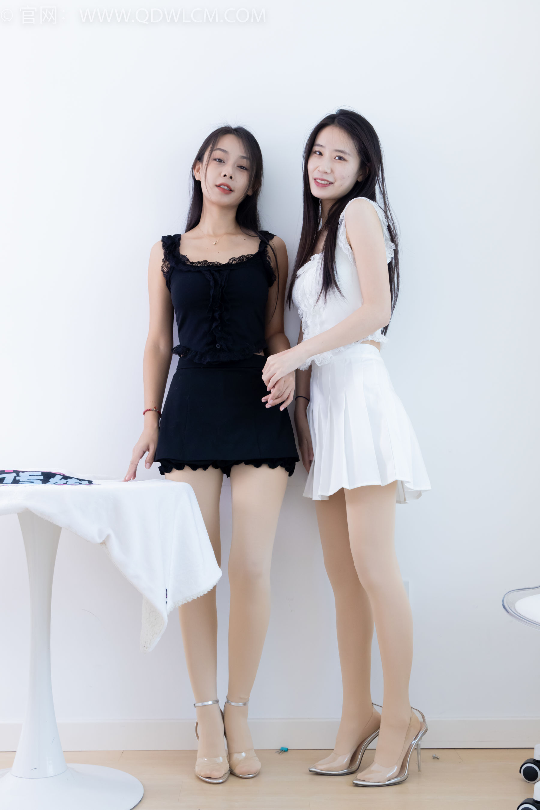 物恋传媒 No.2210 菜菜&岚岚 - 要你的温柔/(200P)