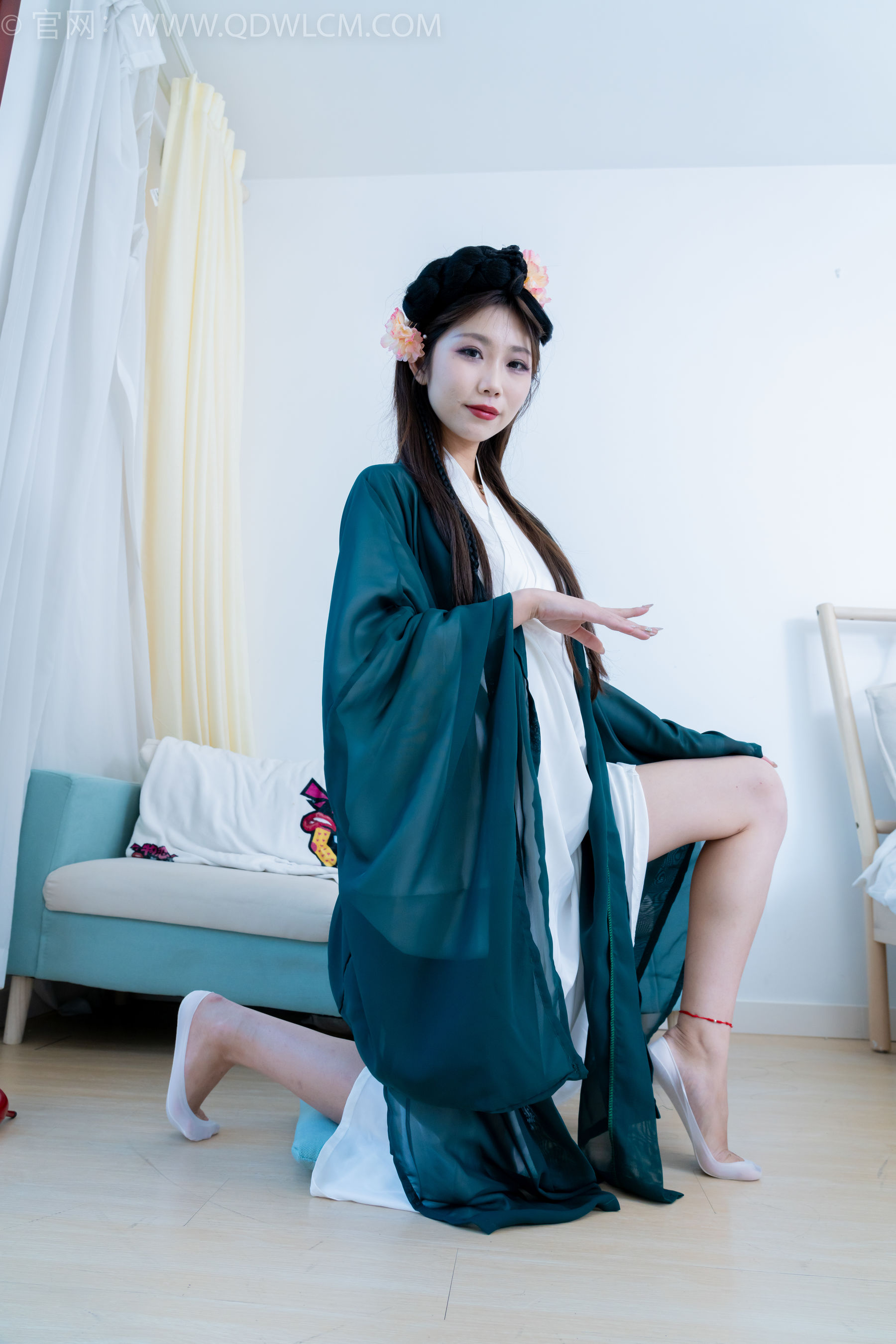 物恋传媒 No.2212 泡泡 - 一滴泪/(200P)