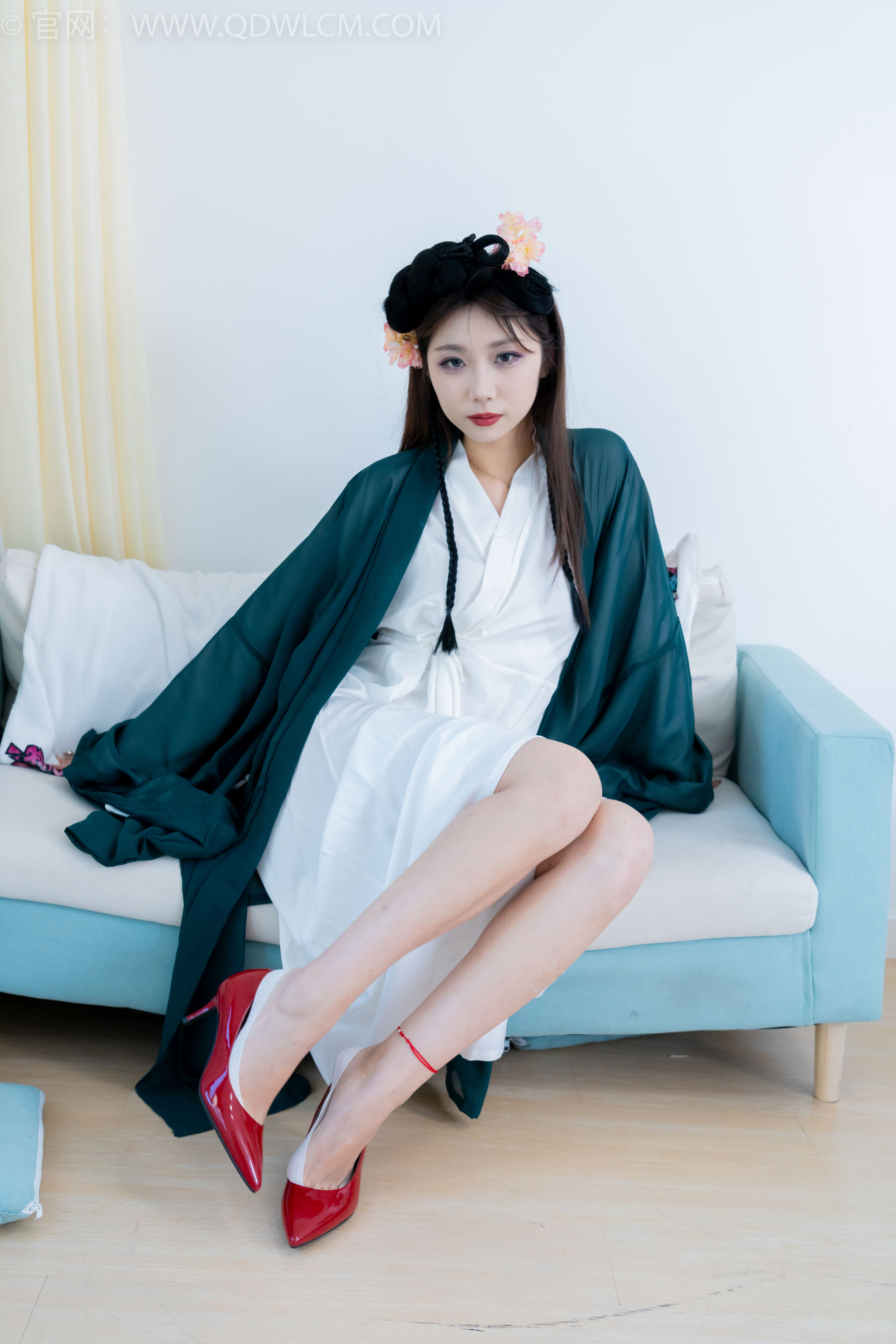 物恋传媒 No.2212 泡泡 - 一滴泪/(200P)