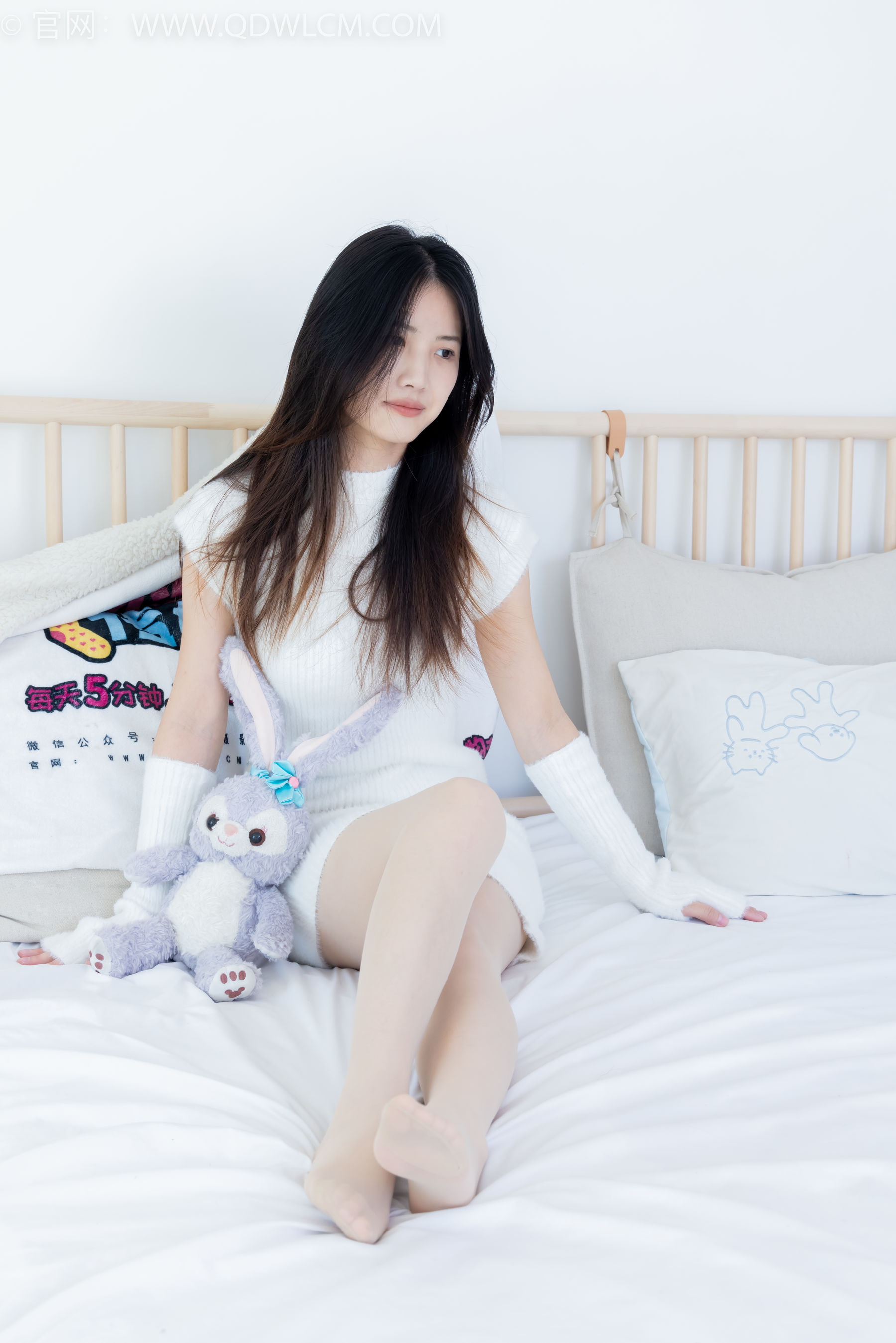 物恋传媒 No.2214 铃铛 - 发如雪/(150P)