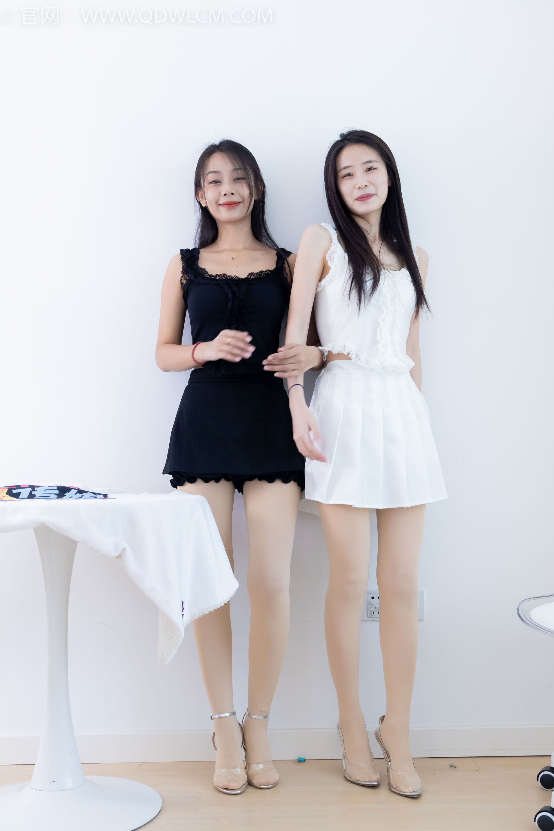 物恋传媒 No.2210 菜菜&岚岚 - 要你的温柔/(200P)