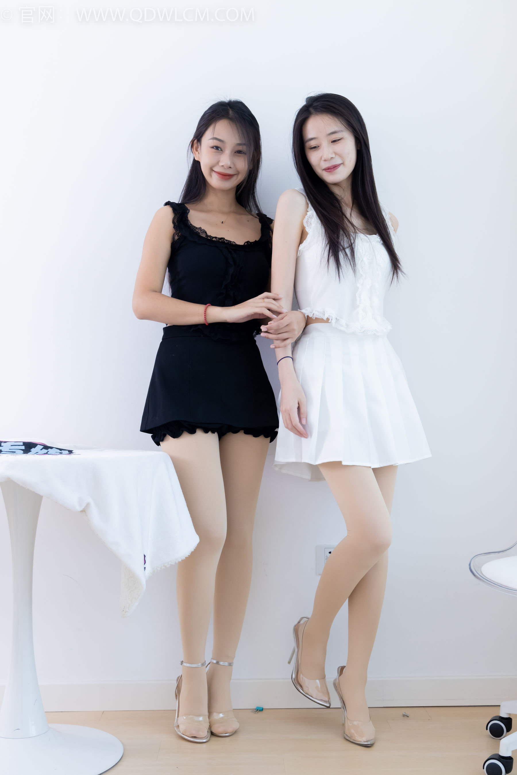 物恋传媒 No.2210 菜菜&岚岚 - 要你的温柔/(200P)