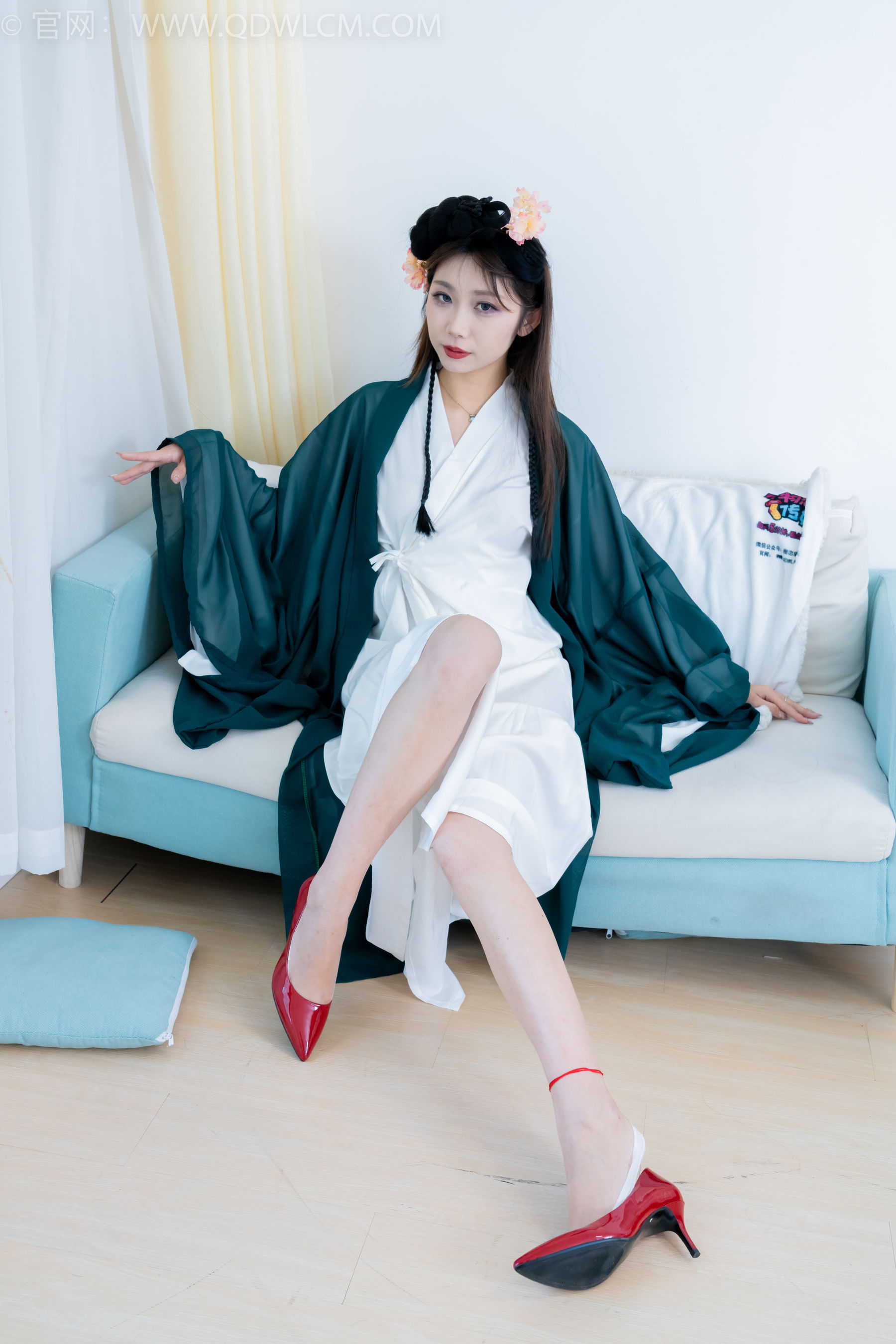 物恋传媒 No.2212 泡泡 - 一滴泪/(200P)