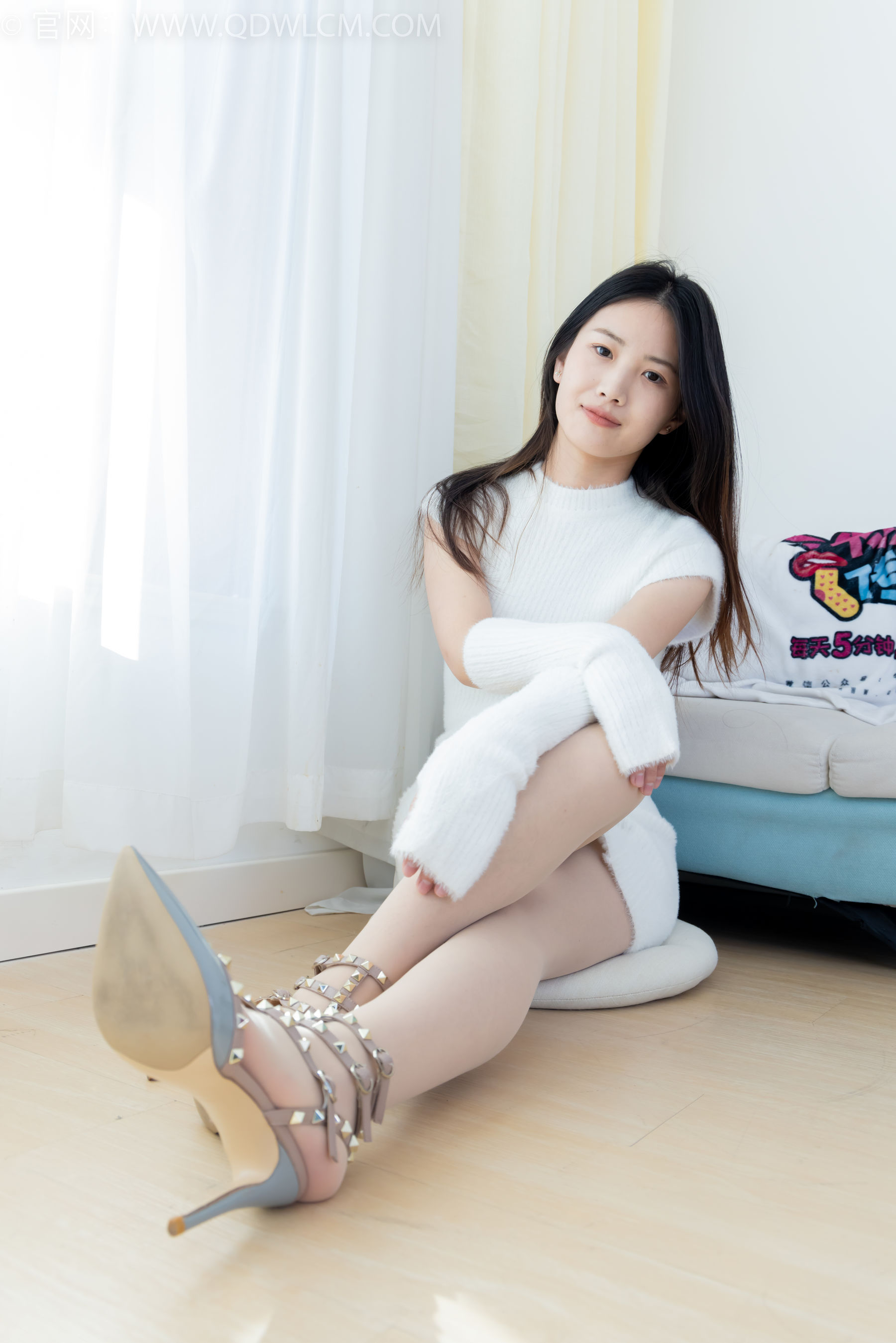 物恋传媒 No.2214 铃铛 - 发如雪/(150P)