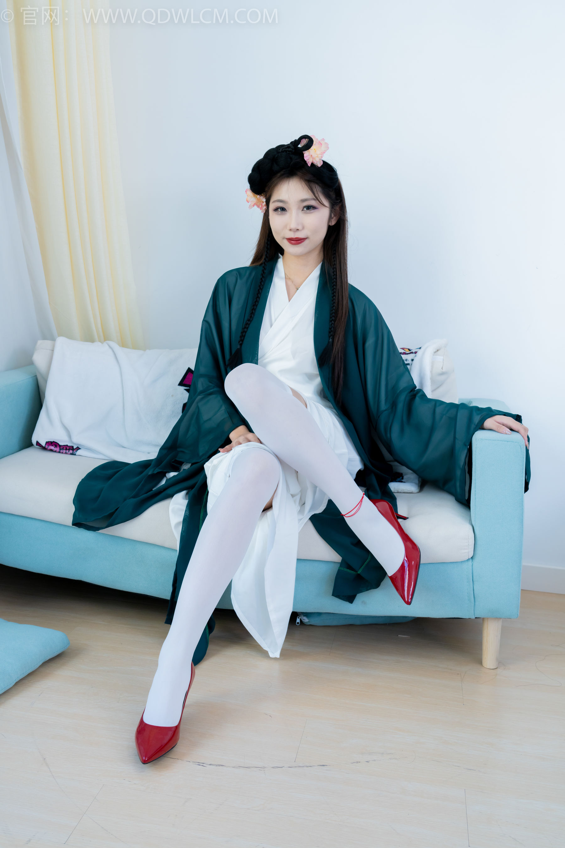 物恋传媒 No.2212 泡泡 - 一滴泪/(200P)