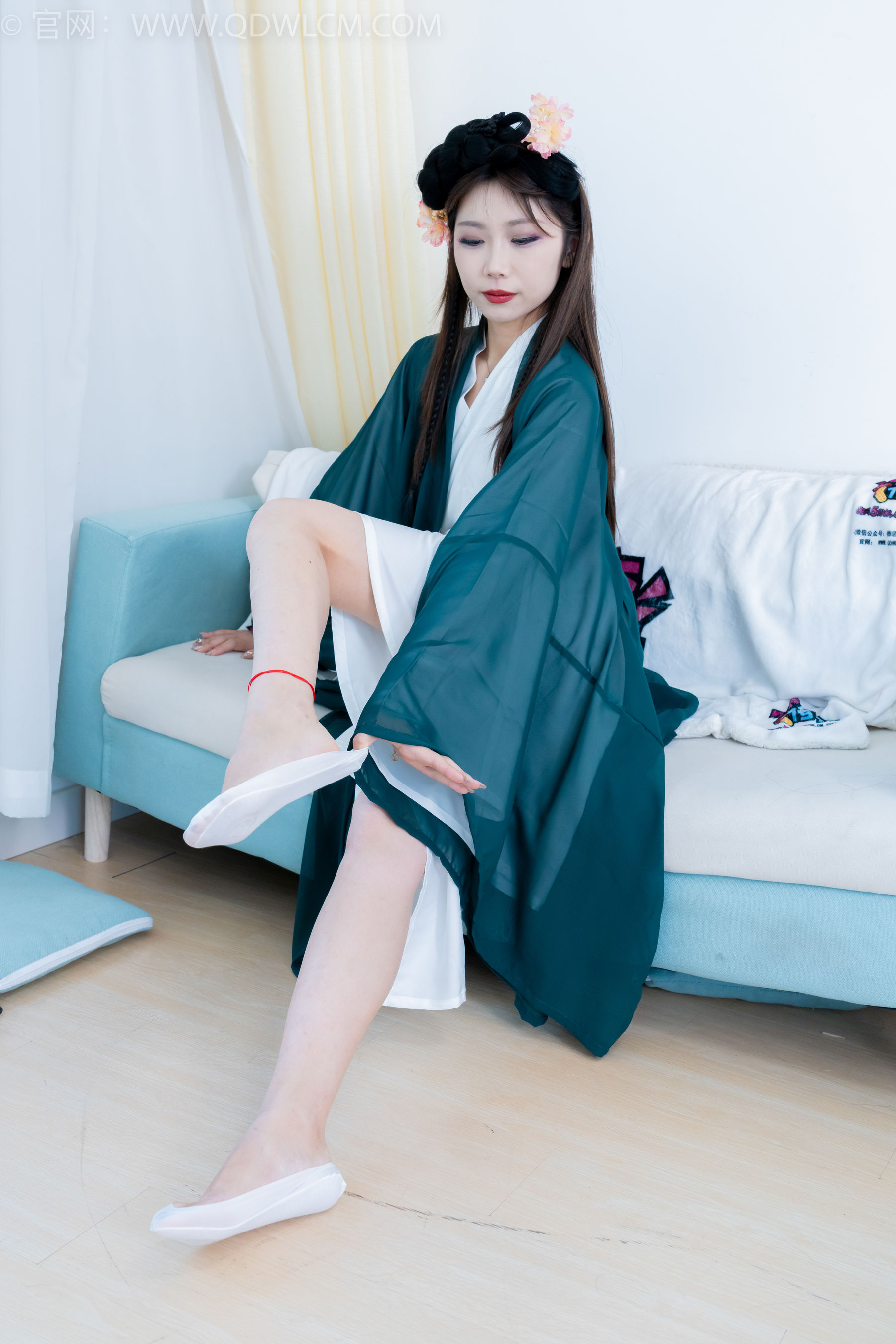 物恋传媒 No.2212 泡泡 - 一滴泪/(200P)