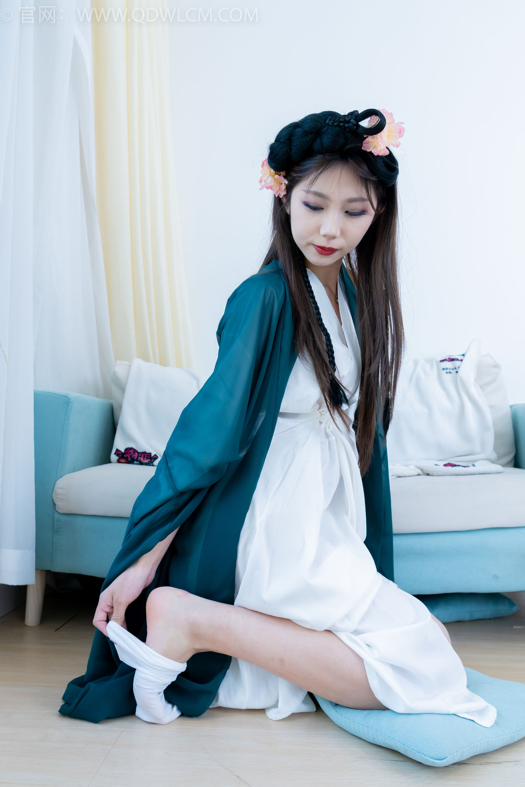 物恋传媒 No.2212 泡泡 - 一滴泪/(200P)