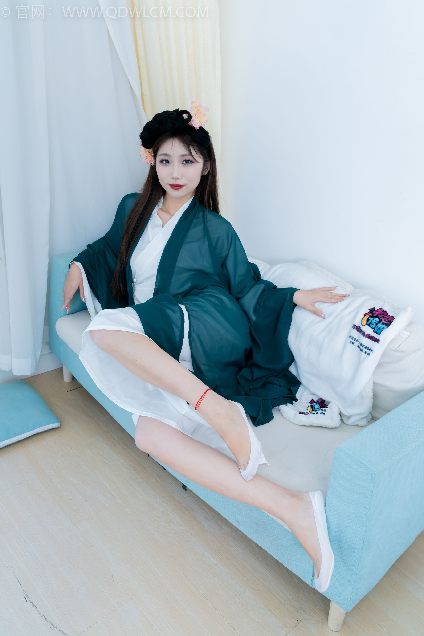 物恋传媒 No.2212 泡泡 - 一滴泪/(200P)