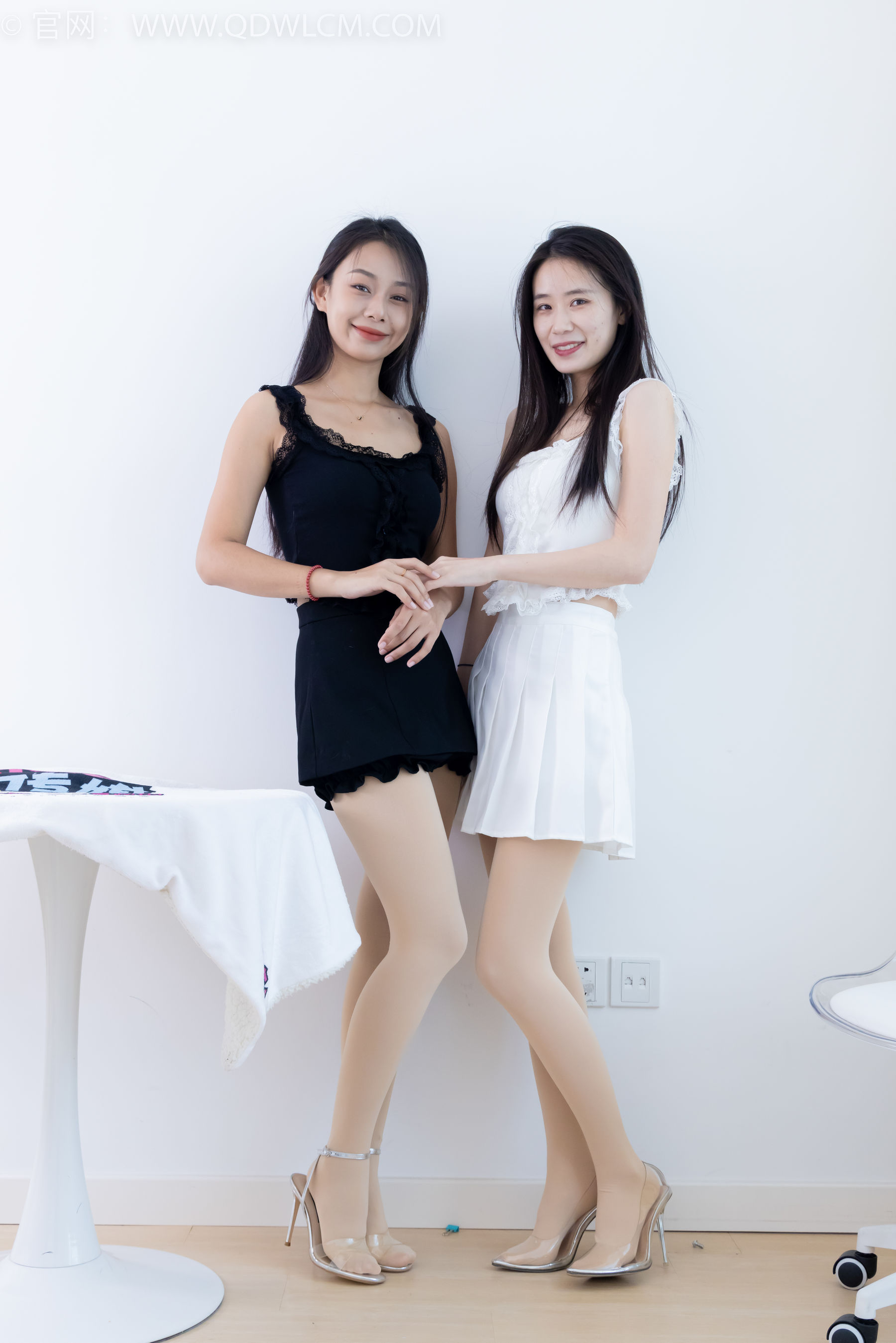 物恋传媒 No.2210 菜菜&岚岚 - 要你的温柔/(200P)