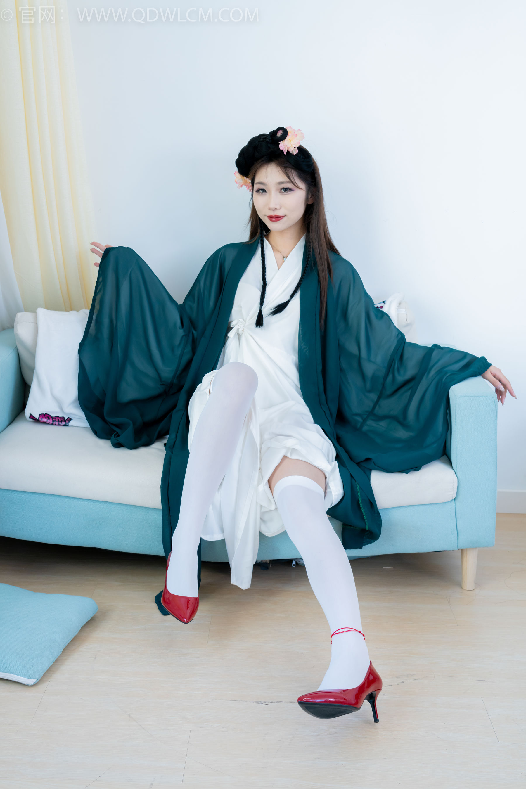 物恋传媒 No.2212 泡泡 - 一滴泪/(200P)