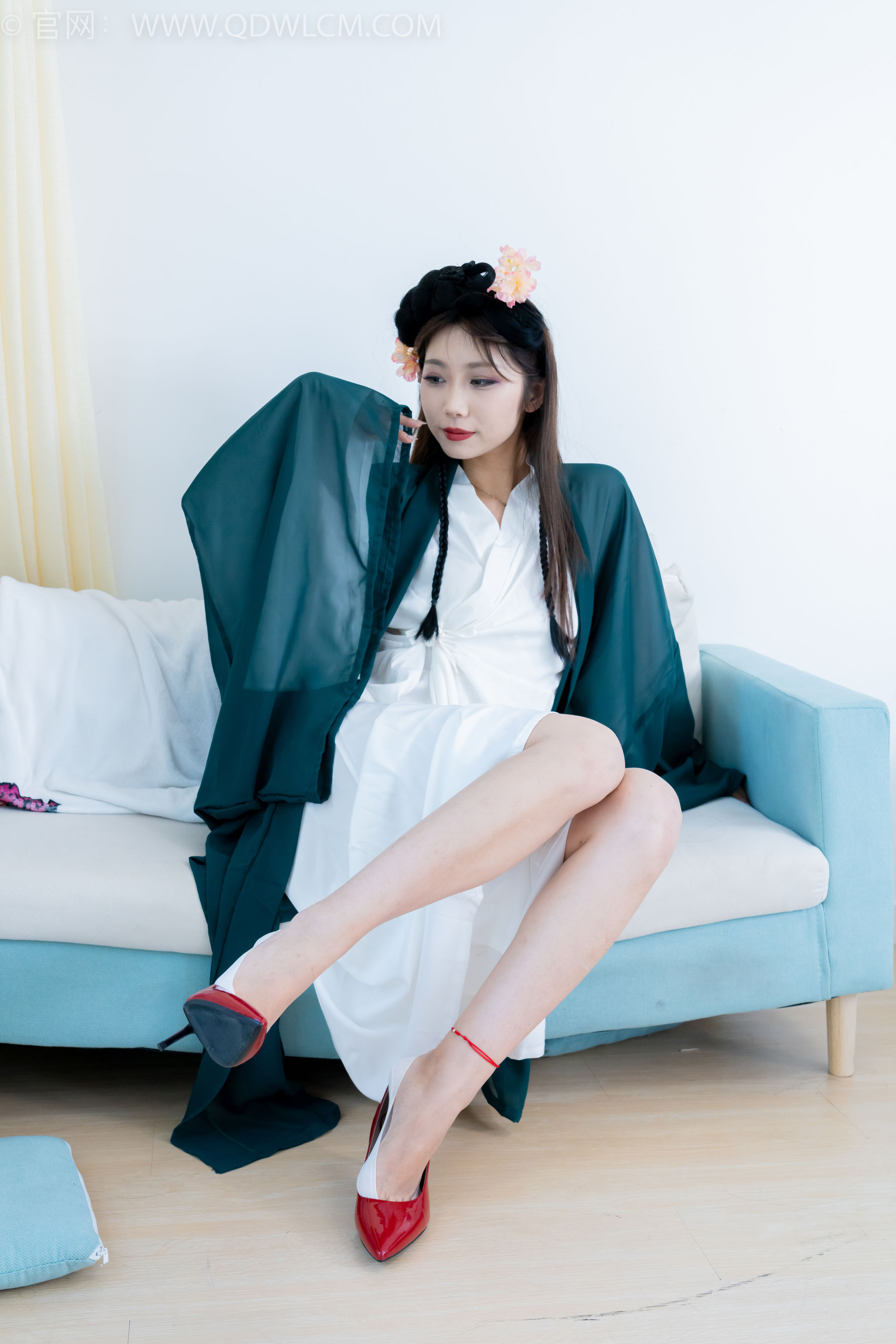 物恋传媒 No.2212 泡泡 - 一滴泪/(200P)