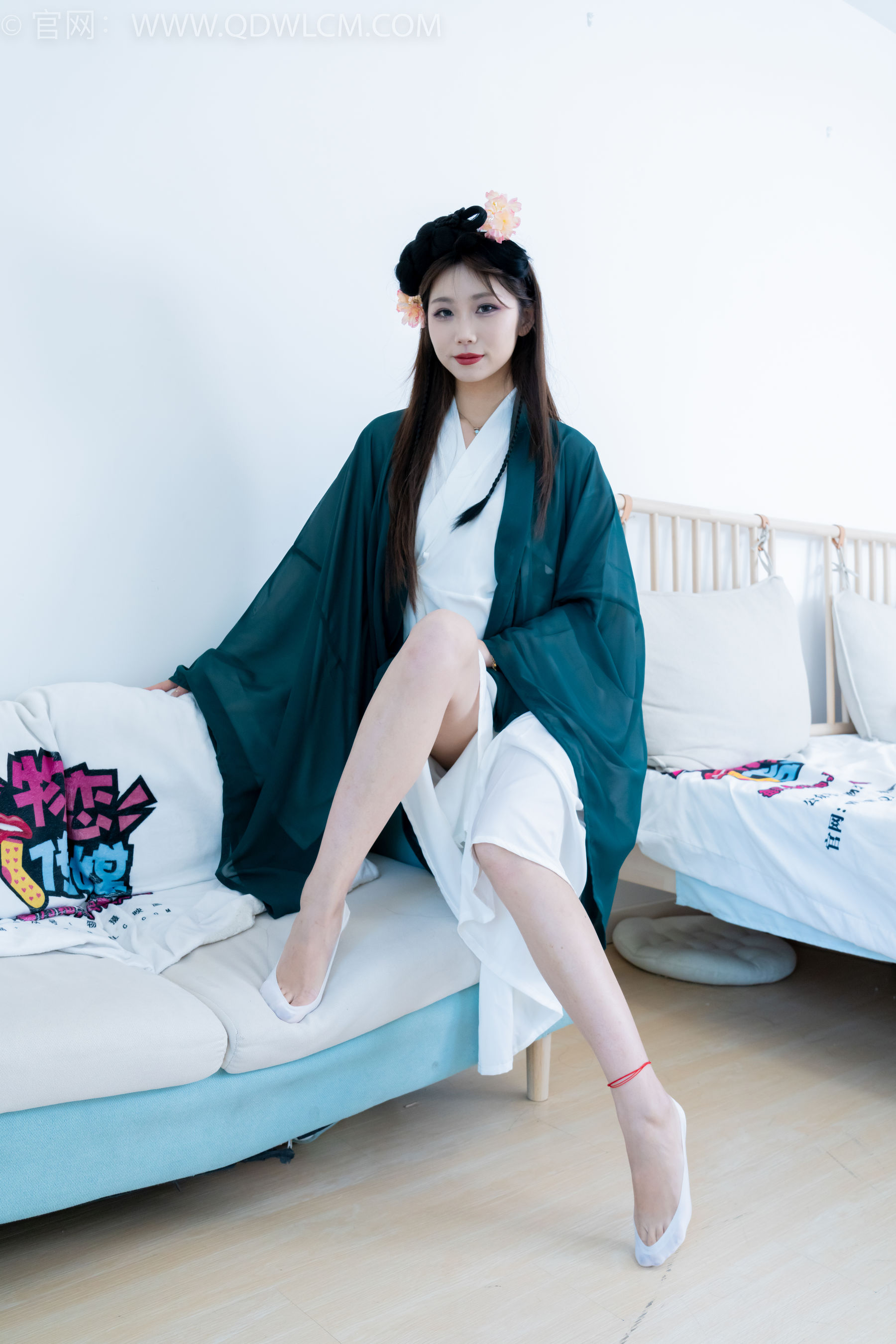 物恋传媒 No.2212 泡泡 - 一滴泪/(200P)