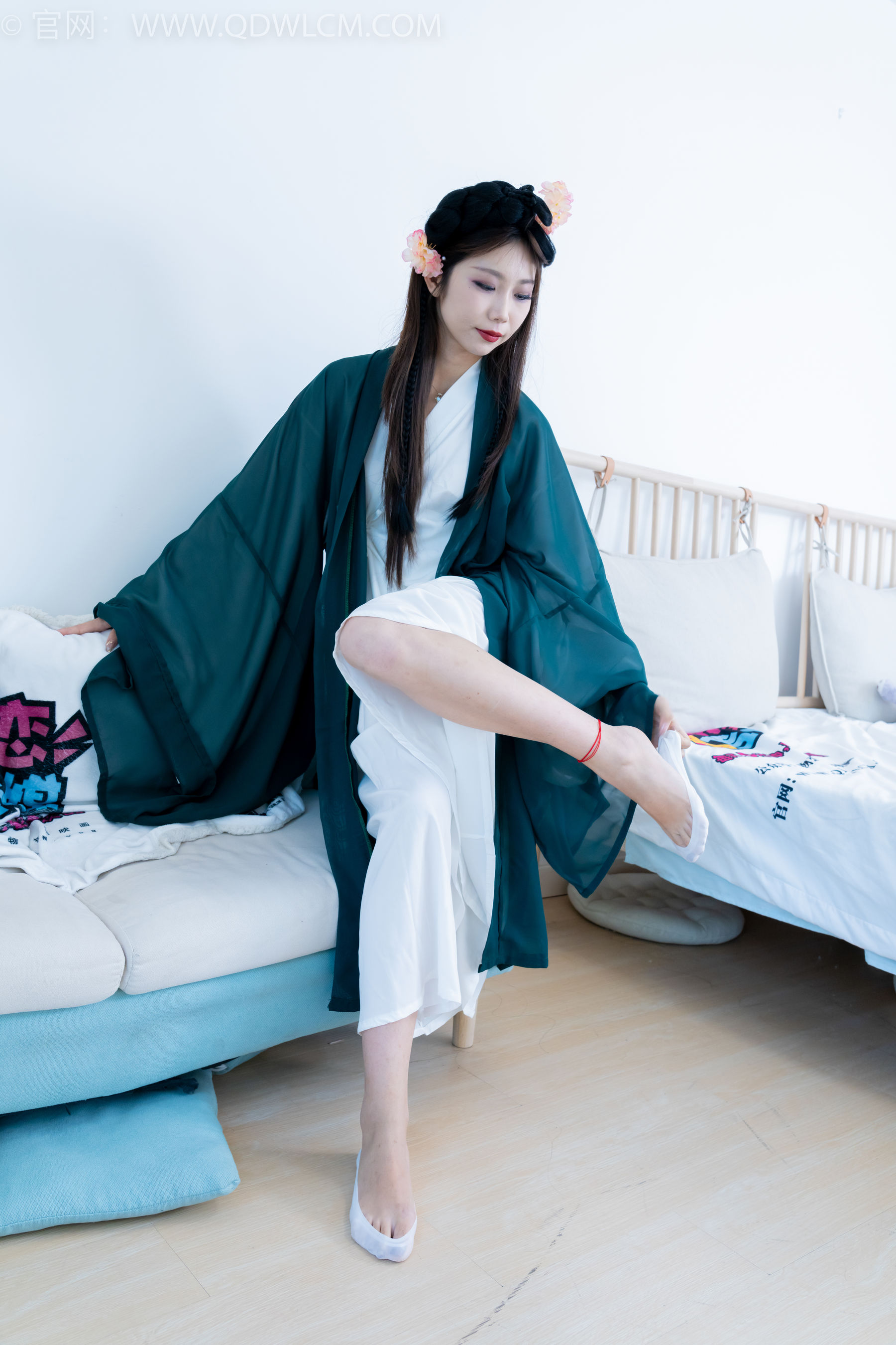 物恋传媒 No.2212 泡泡 - 一滴泪/(200P)