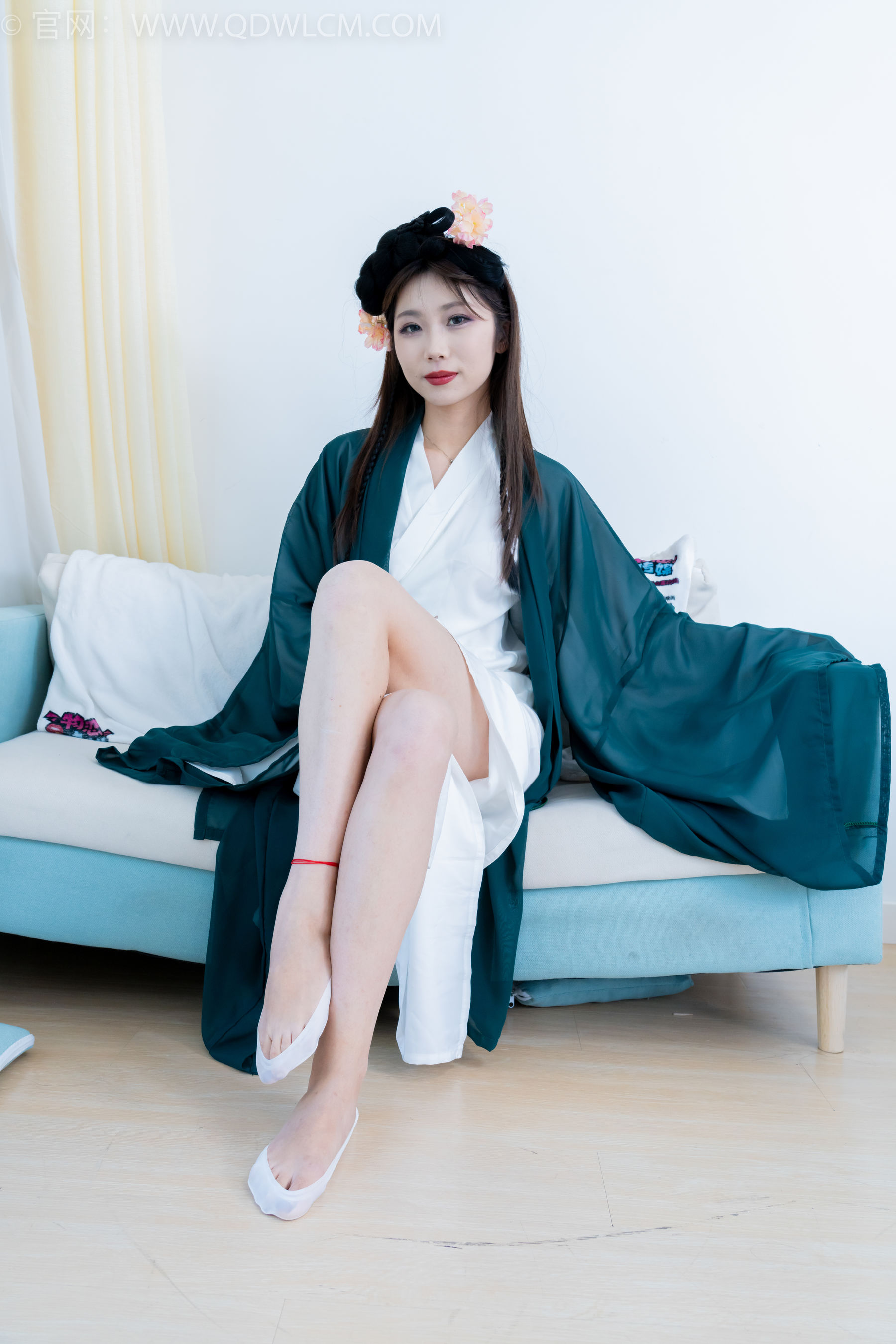 物恋传媒 No.2212 泡泡 - 一滴泪/(200P)