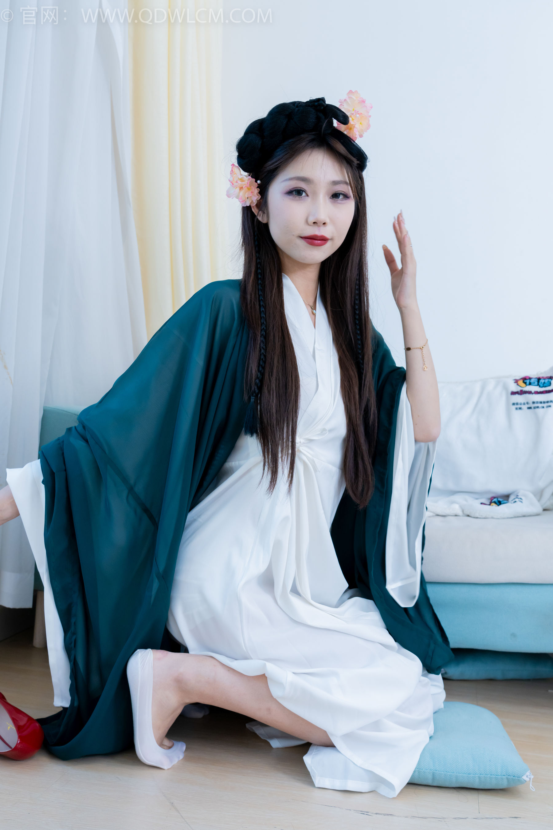 物恋传媒 No.2212 泡泡 - 一滴泪/(200P)