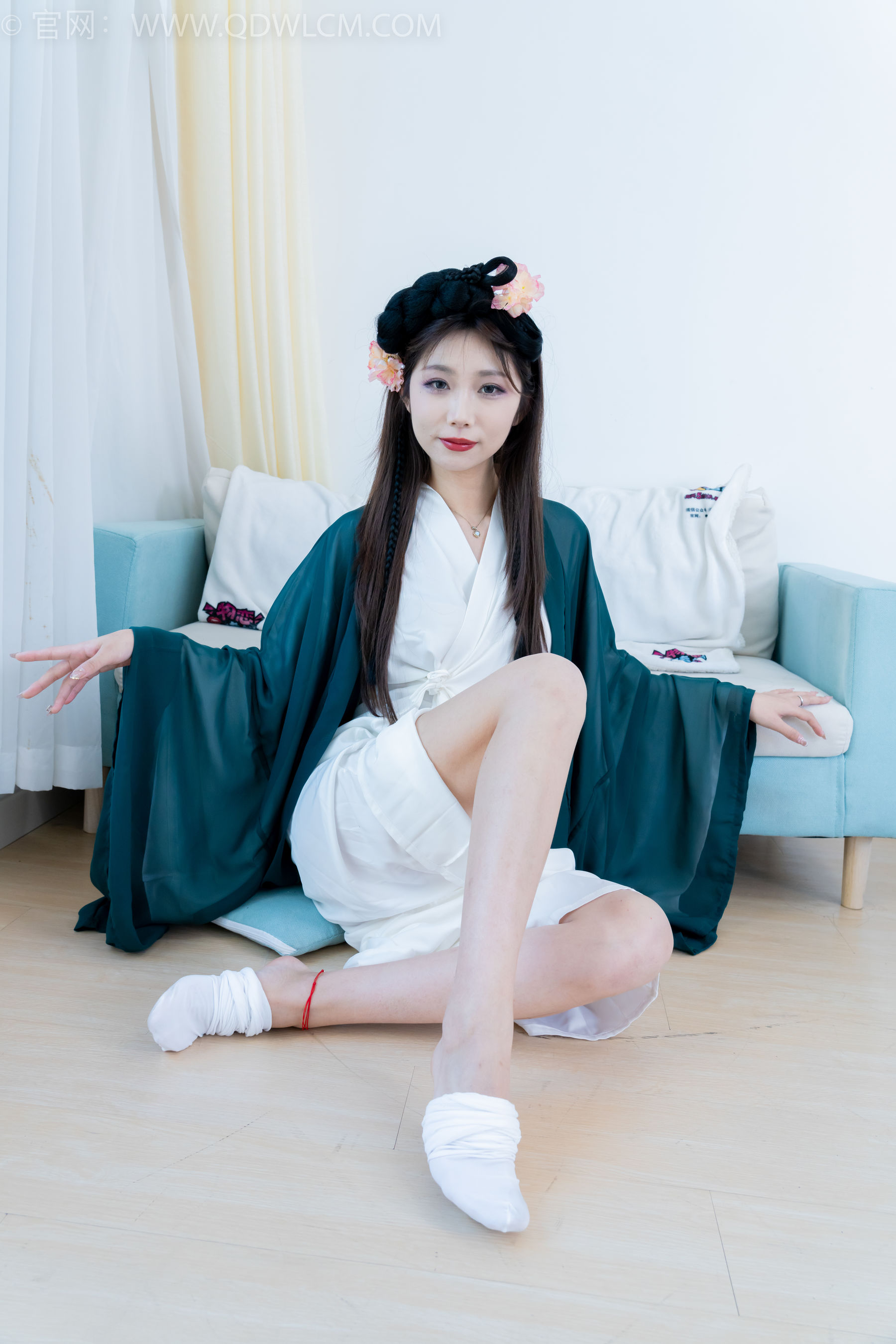 物恋传媒 No.2212 泡泡 - 一滴泪/(200P)