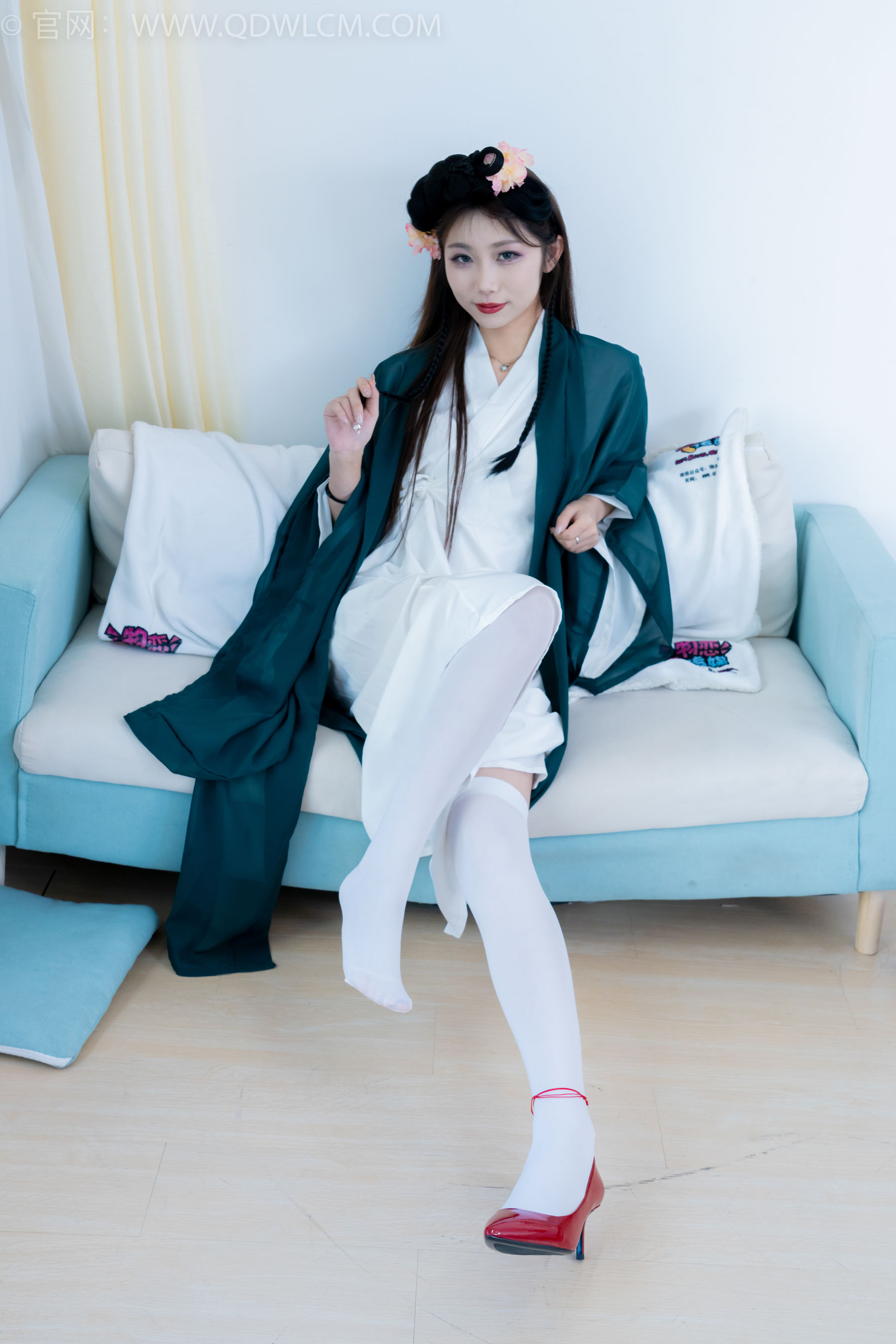 物恋传媒 No.2212 泡泡 - 一滴泪/(200P)