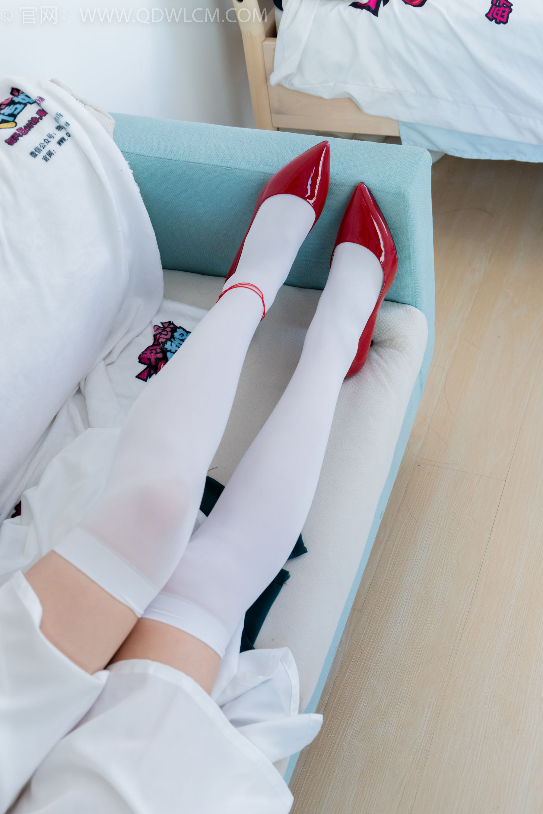 物恋传媒 No.2212 泡泡 - 一滴泪/(200P)