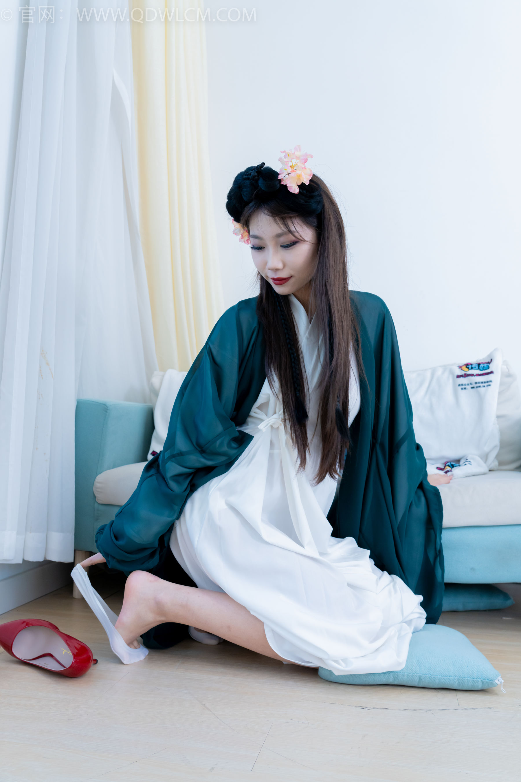 物恋传媒 No.2212 泡泡 - 一滴泪/(200P)