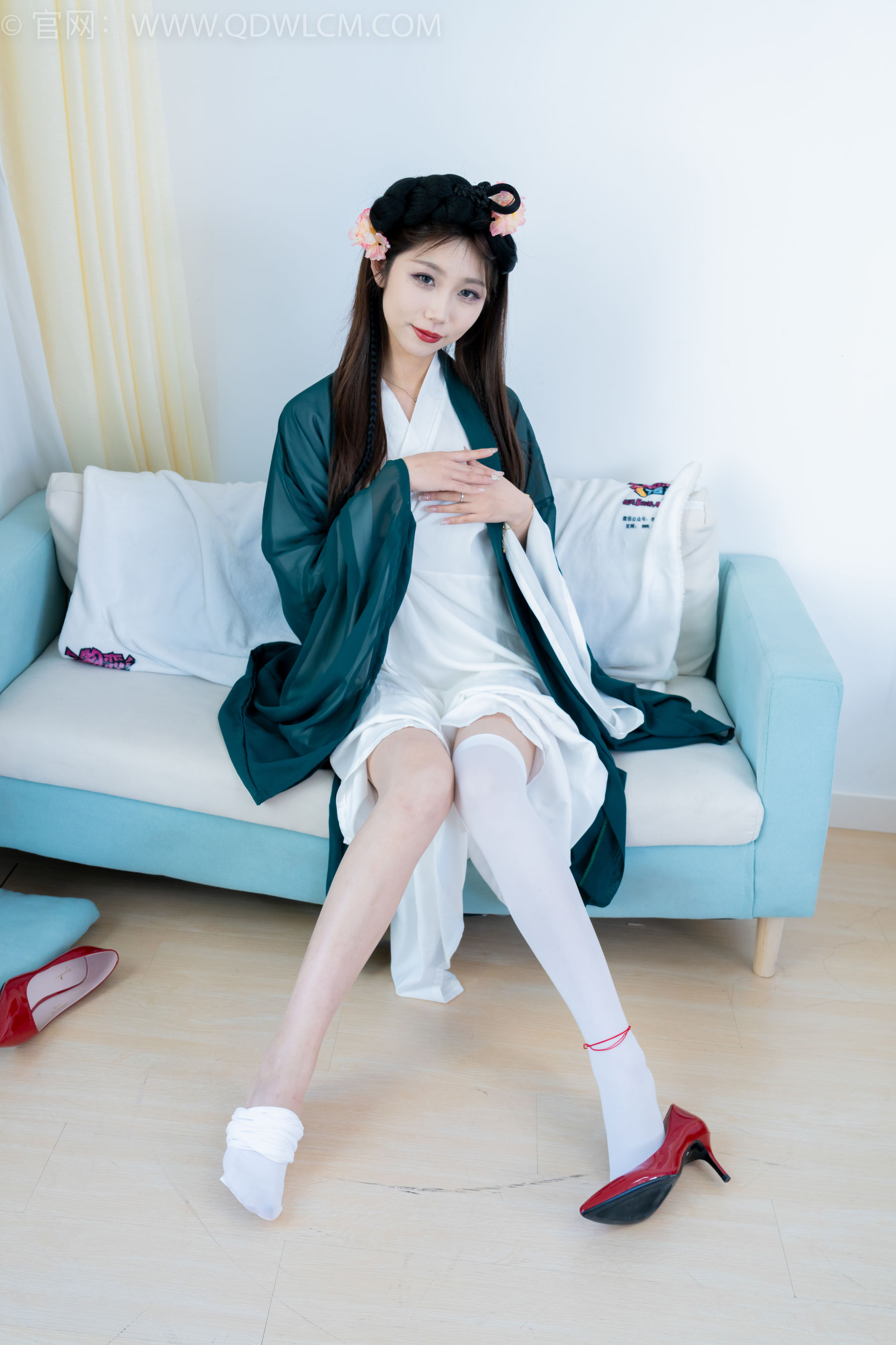 物恋传媒 No.2212 泡泡 - 一滴泪/(200P)