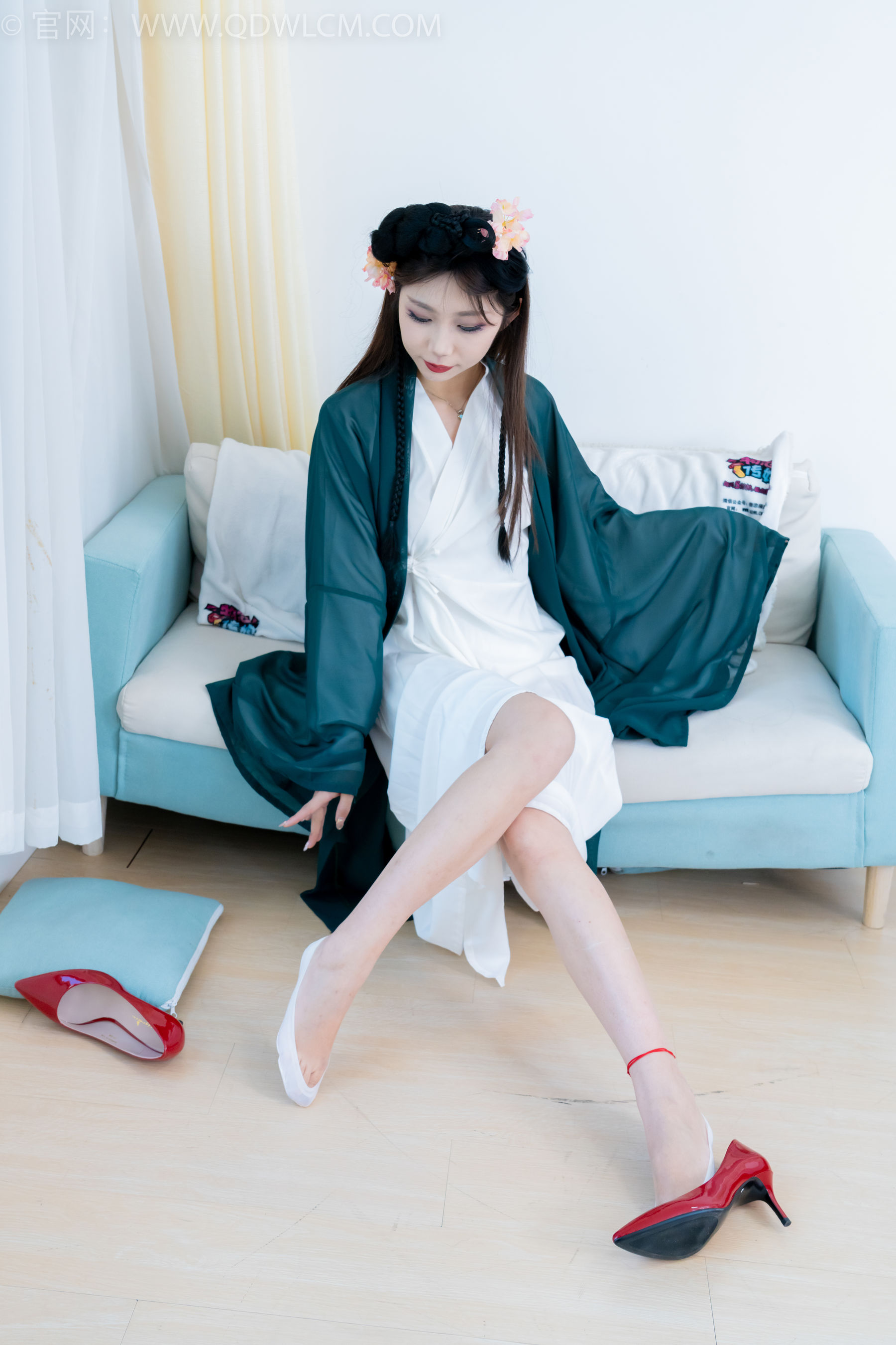 物恋传媒 No.2212 泡泡 - 一滴泪/(200P)