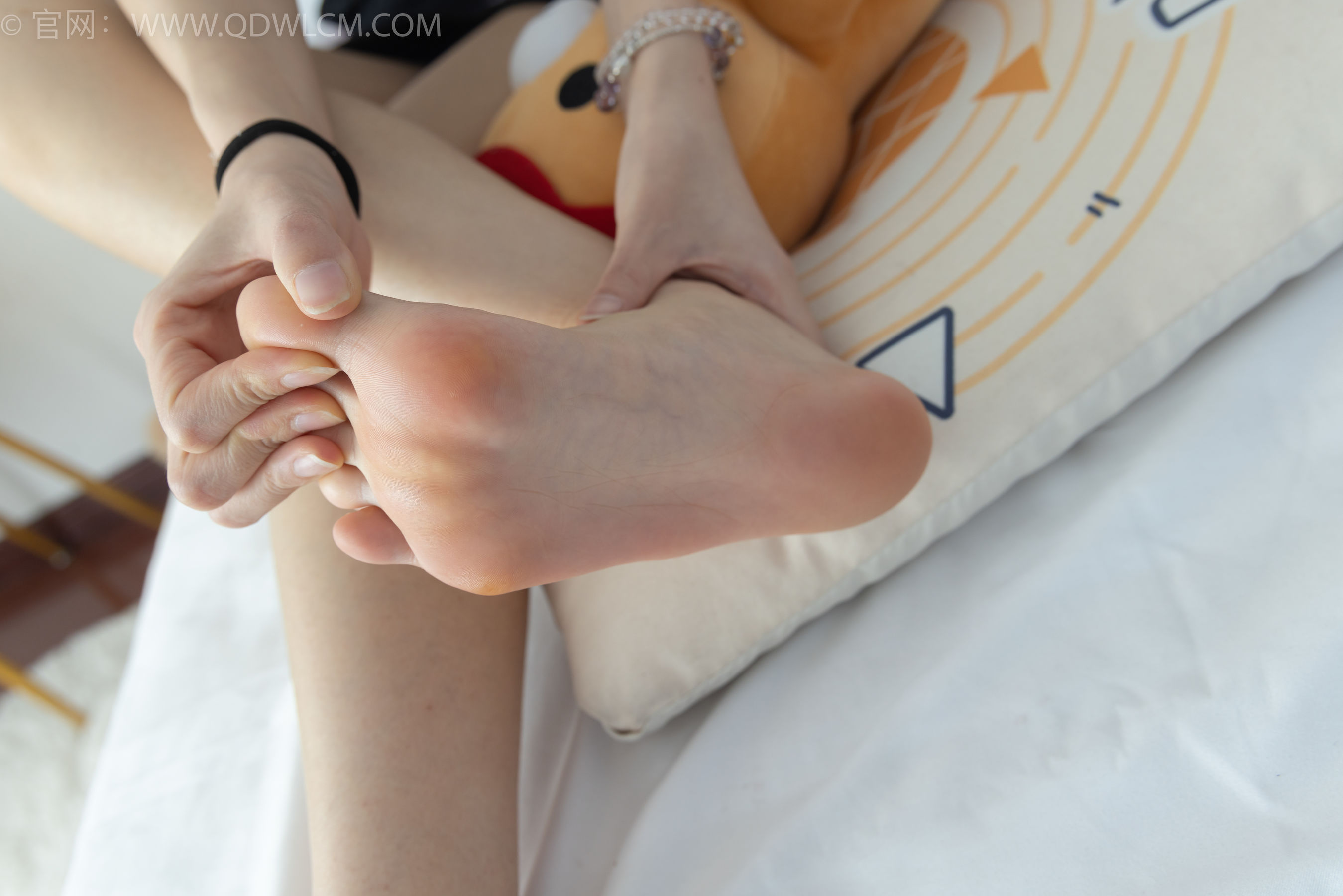 物恋传媒 No.2213 菜菜 - 烟花短暂/(203P)