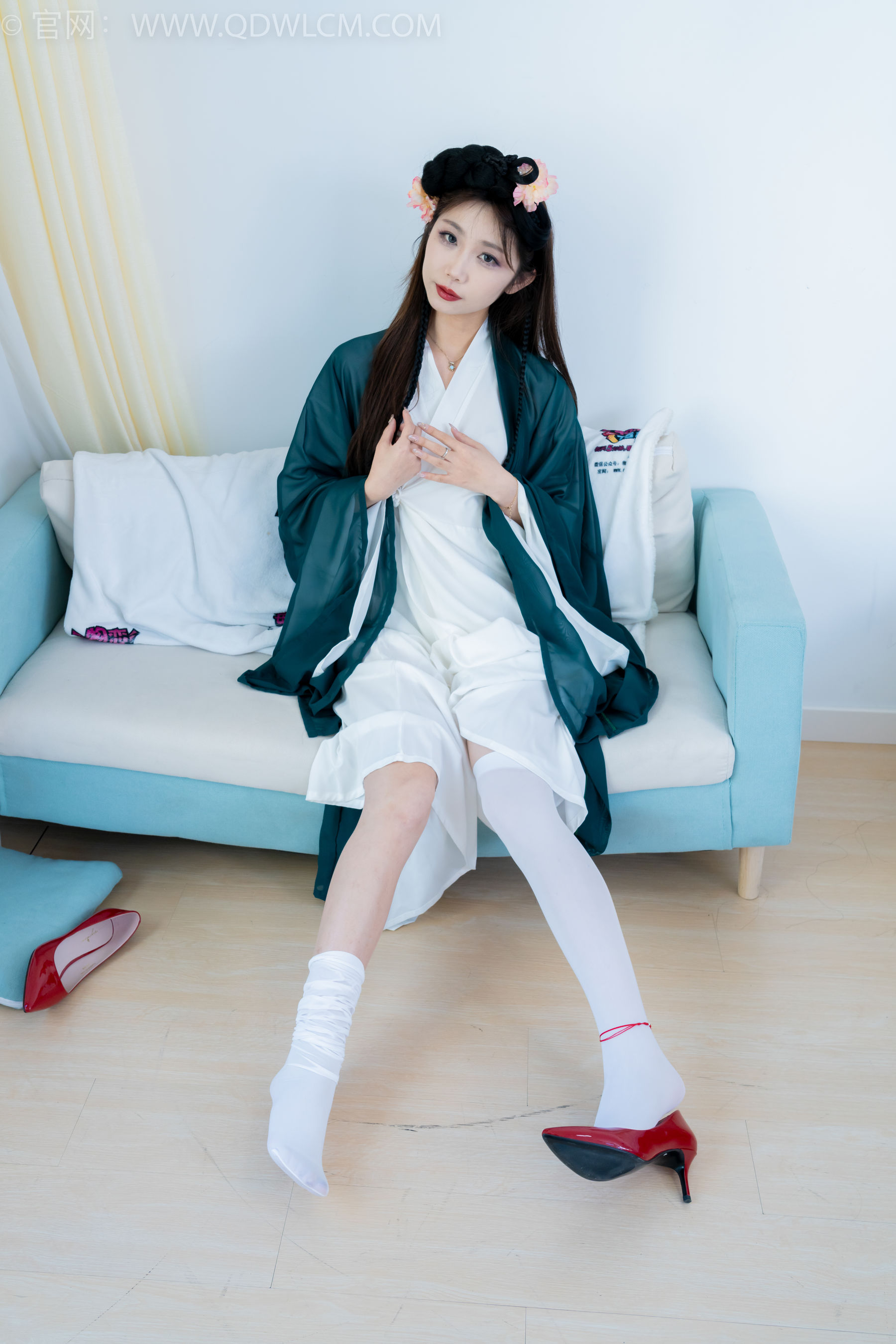 物恋传媒 No.2212 泡泡 - 一滴泪/(200P)