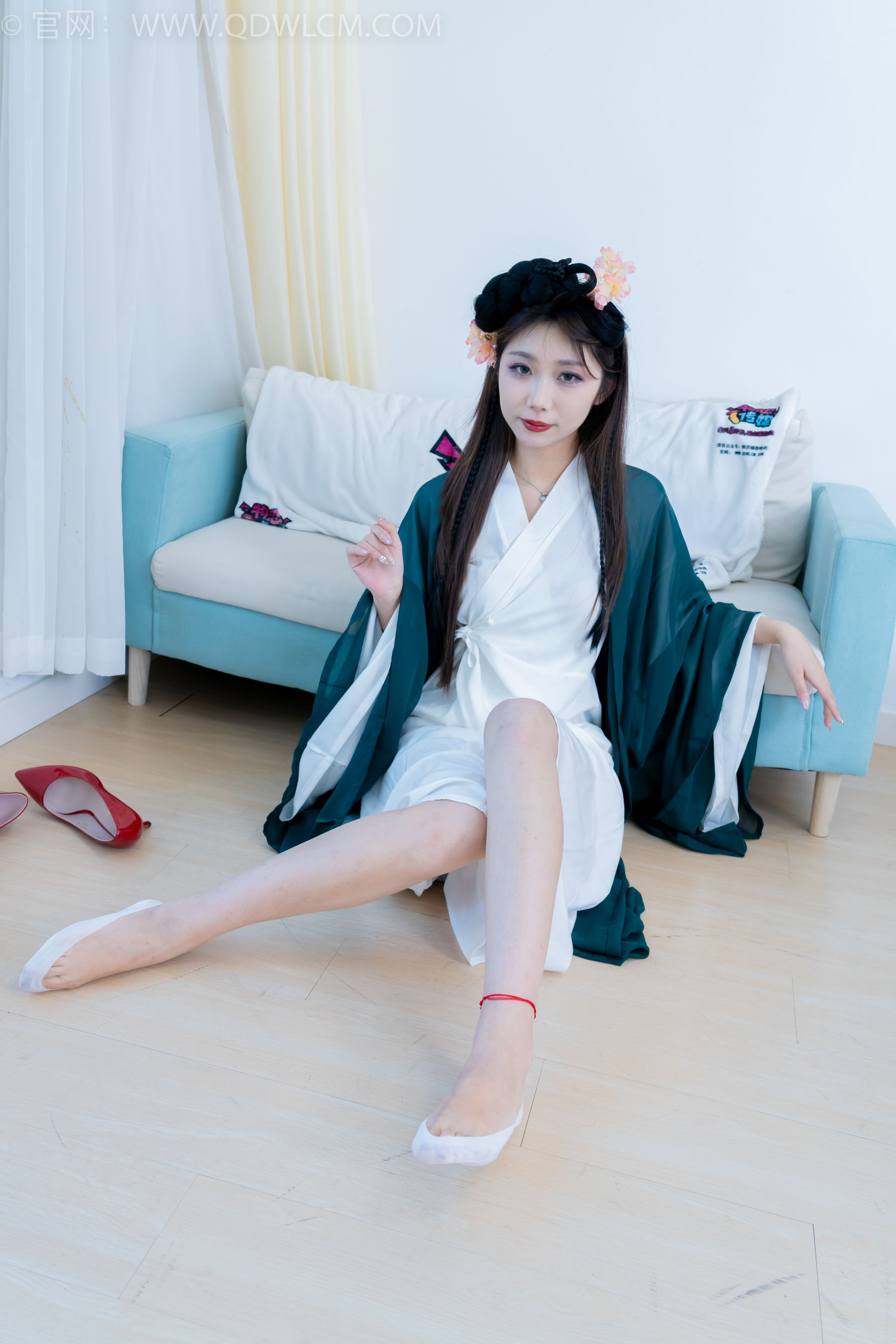 物恋传媒 No.2212 泡泡 - 一滴泪/(200P)