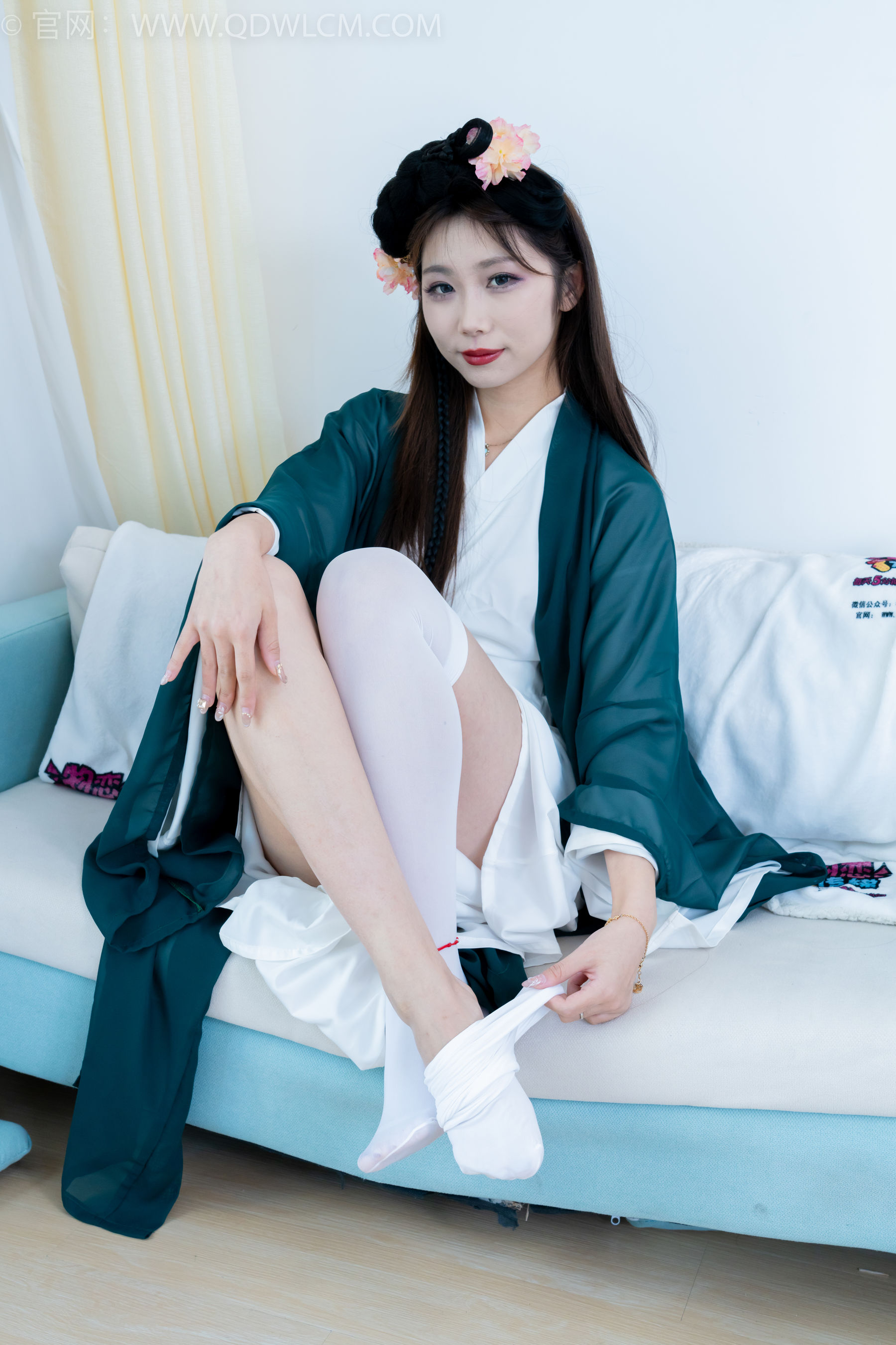 物恋传媒 No.2212 泡泡 - 一滴泪/(200P)