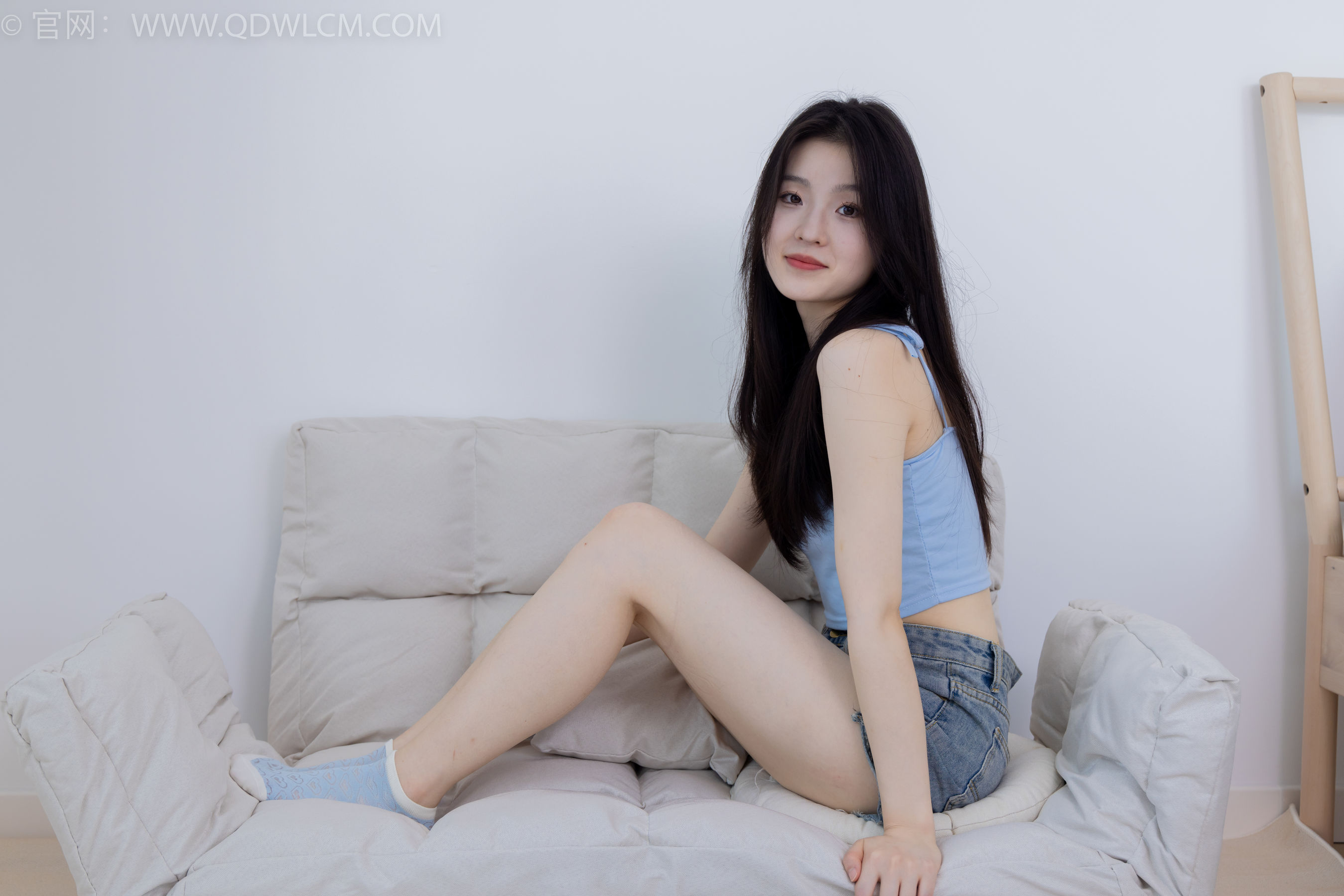 物恋传媒 No.2207 青柠 - 火红的夕阳/(180P)