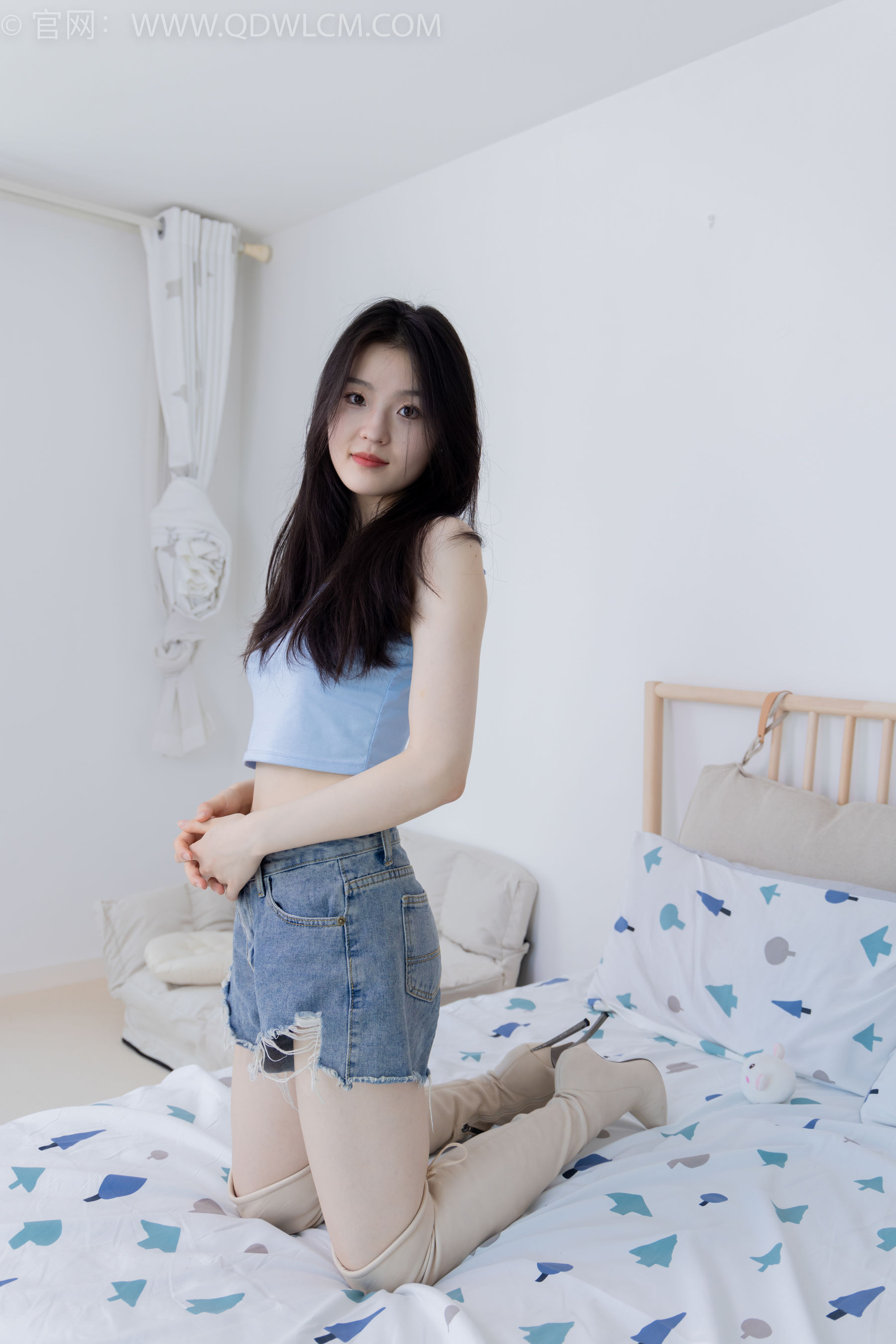 物恋传媒 No.2207 青柠 - 火红的夕阳/(180P)