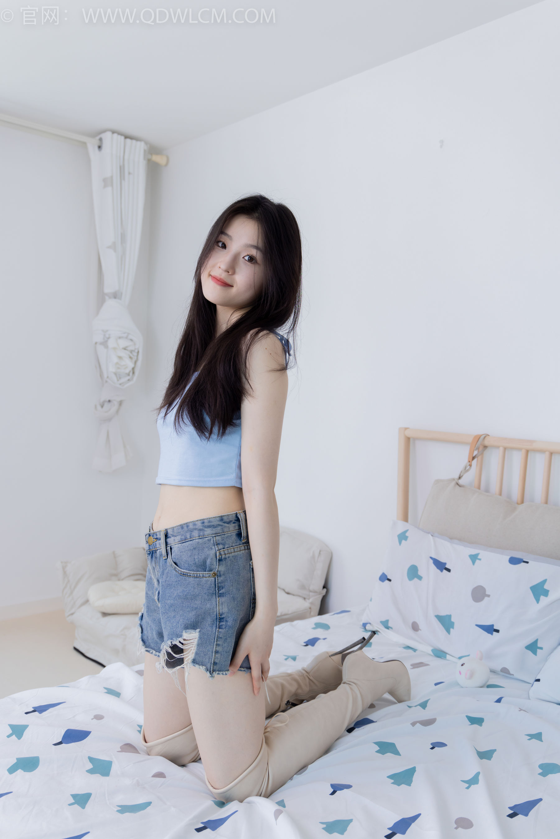 物恋传媒 No.2207 青柠 - 火红的夕阳/(180P)