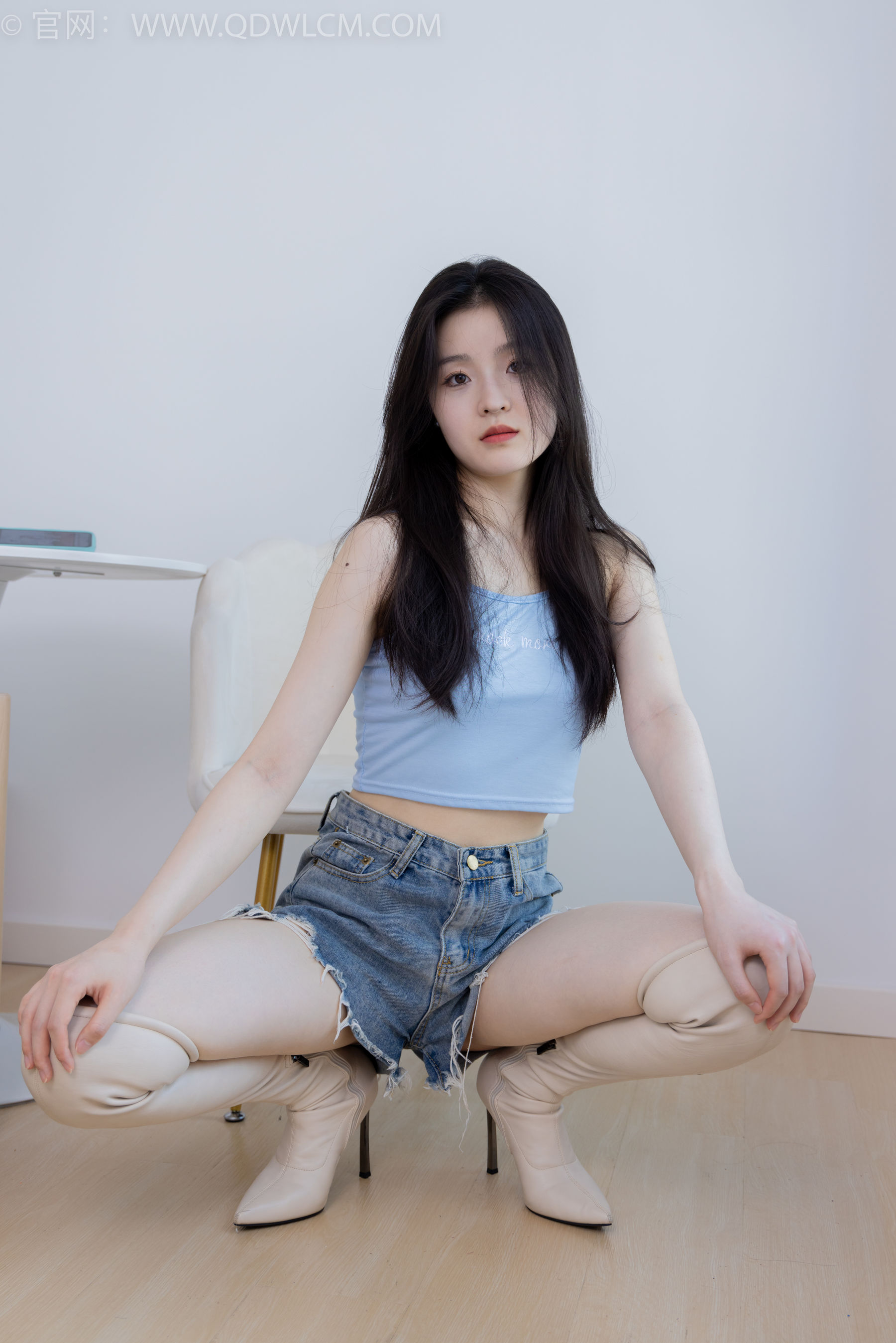 物恋传媒 No.2207 青柠 - 火红的夕阳/(180P)