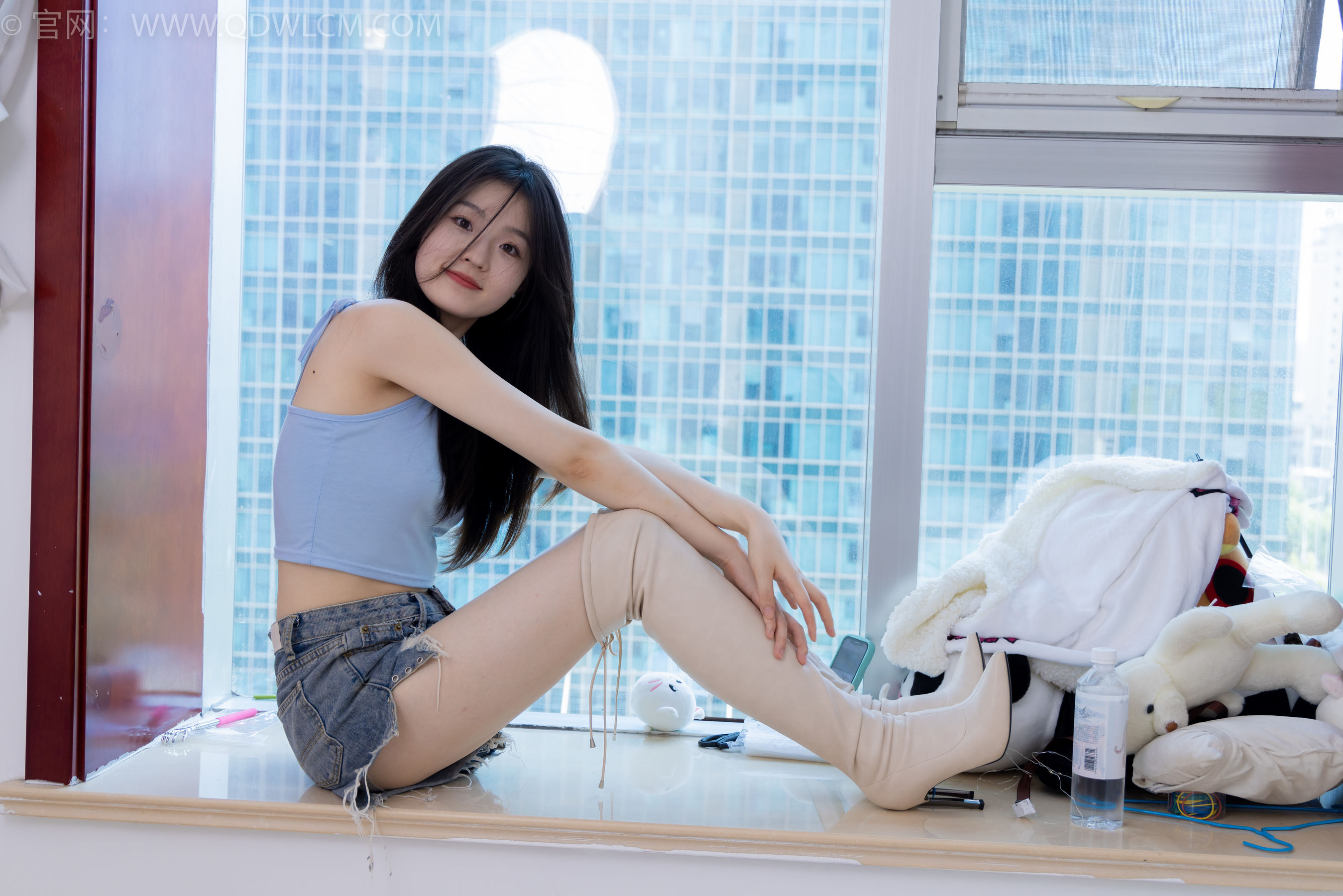 物恋传媒 No.2207 青柠 - 火红的夕阳/(180P)