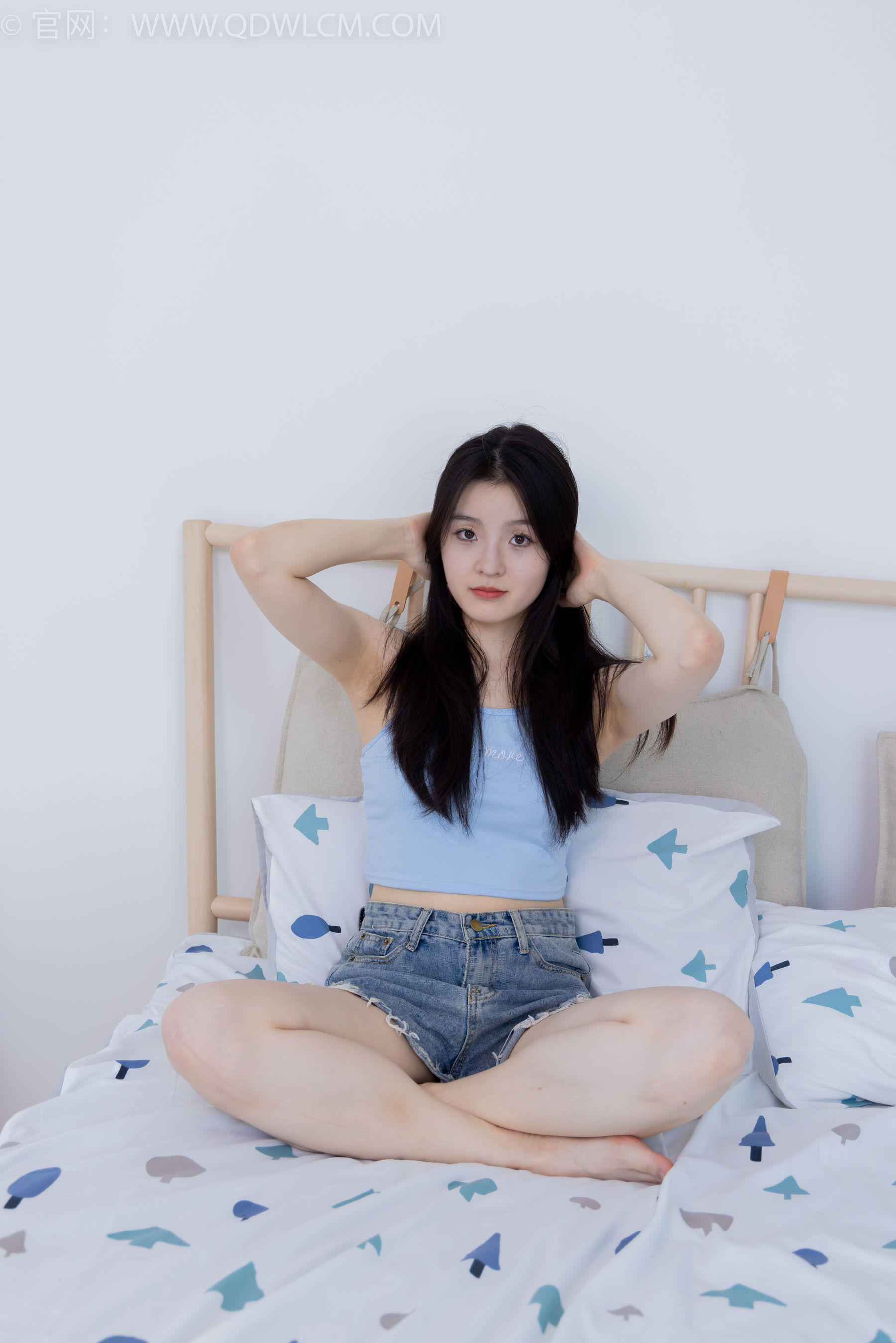 物恋传媒 No.2207 青柠 - 火红的夕阳/(180P)