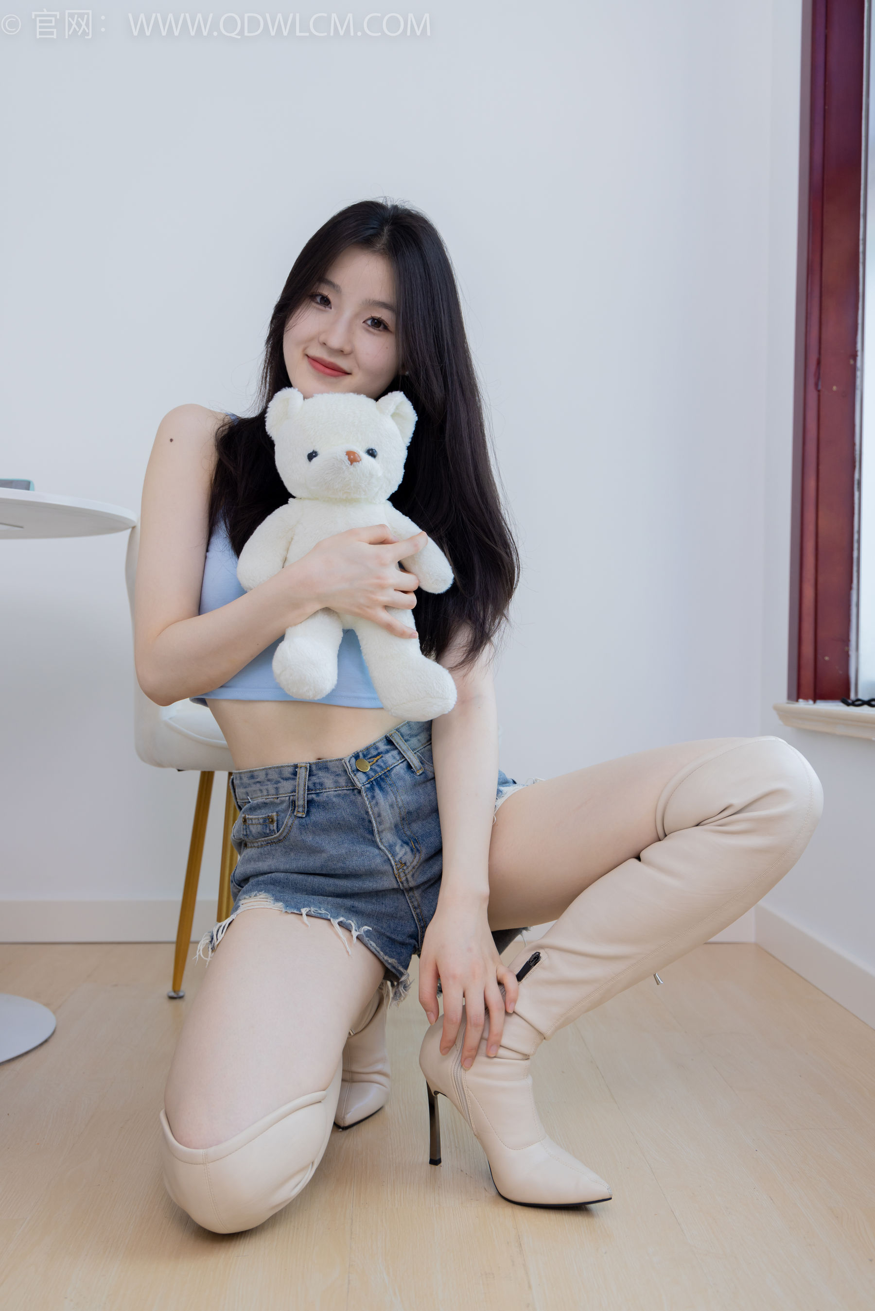 物恋传媒 No.2207 青柠 - 火红的夕阳/(180P)