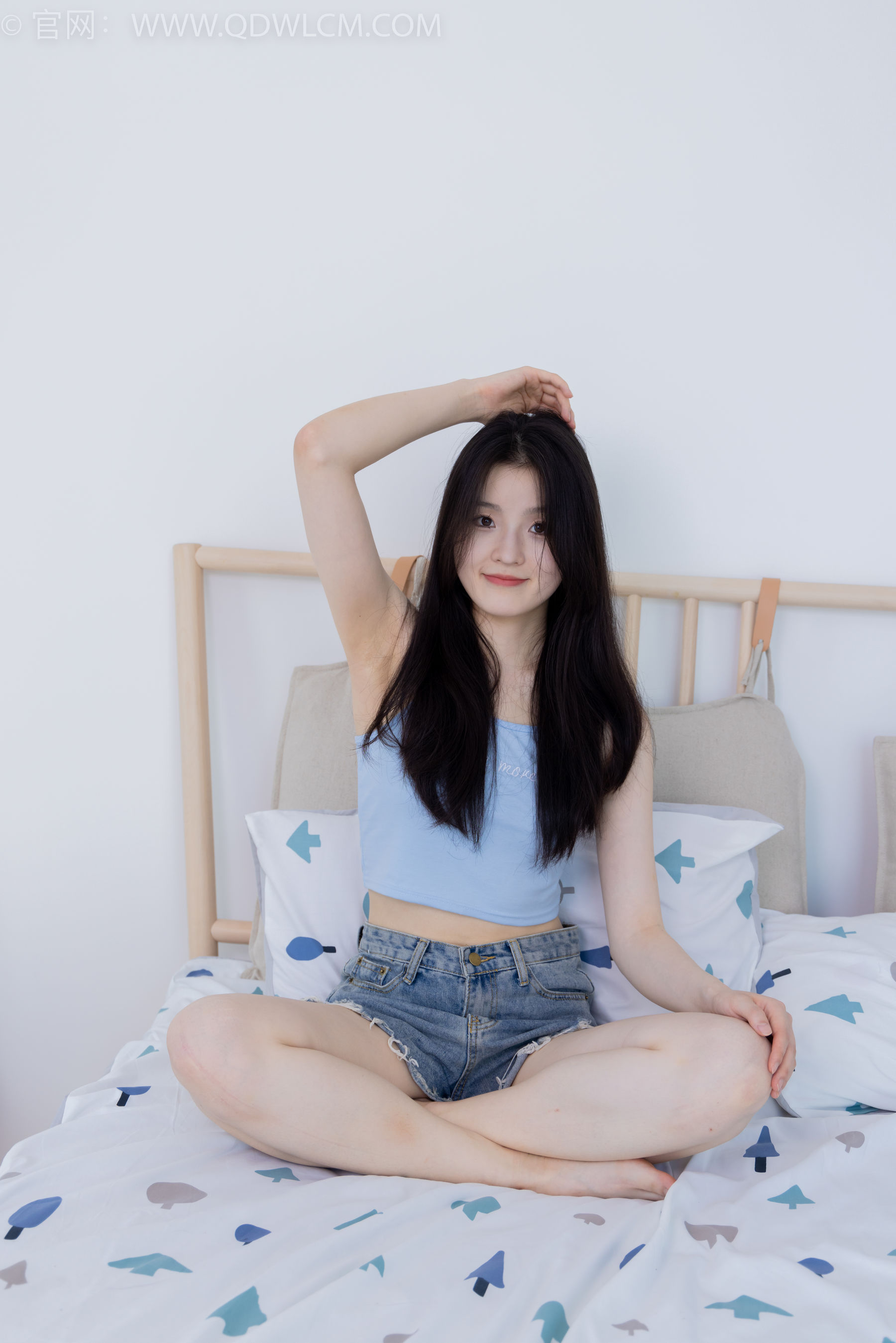 物恋传媒 No.2207 青柠 - 火红的夕阳/(180P)