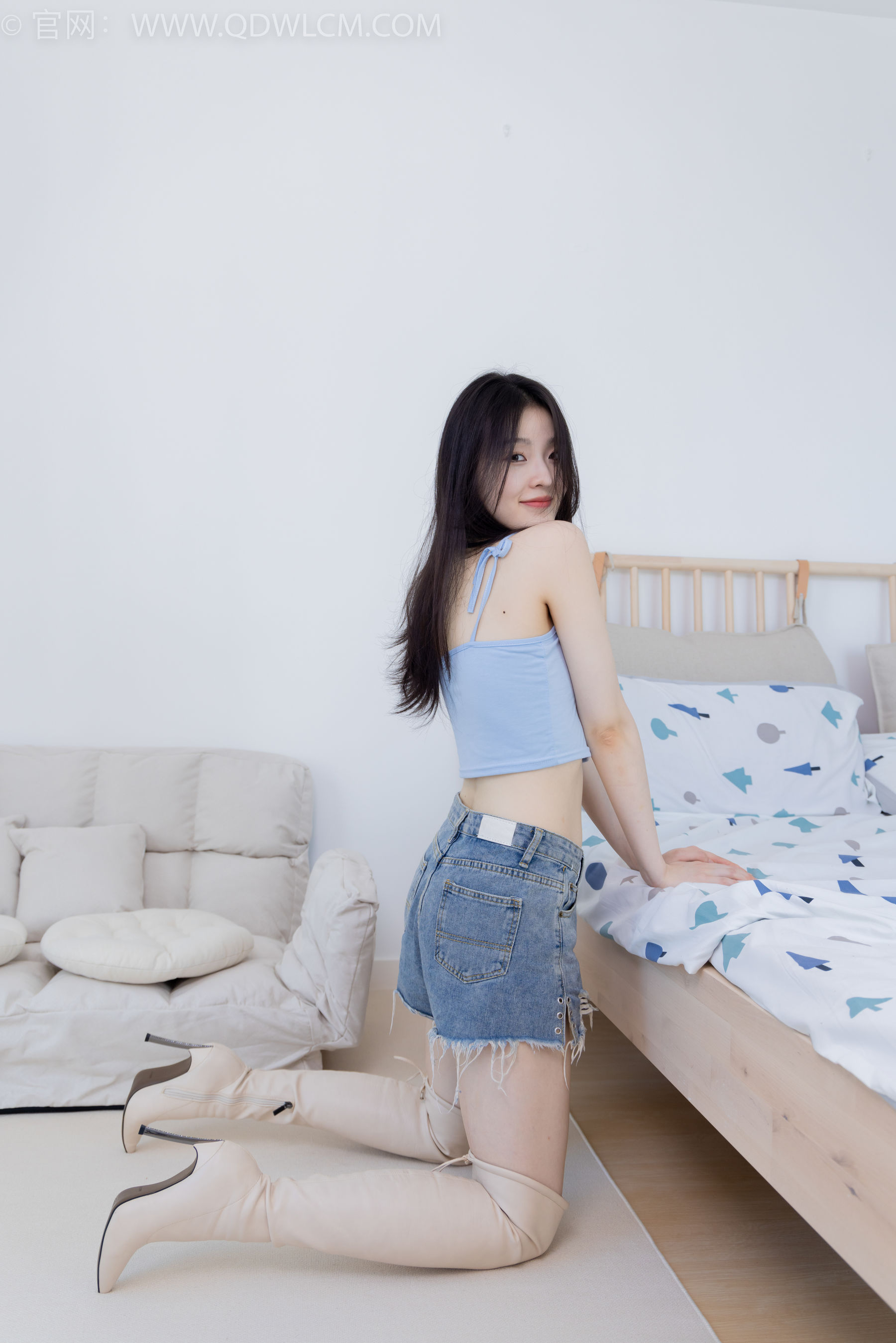 物恋传媒 No.2207 青柠 - 火红的夕阳/(180P)