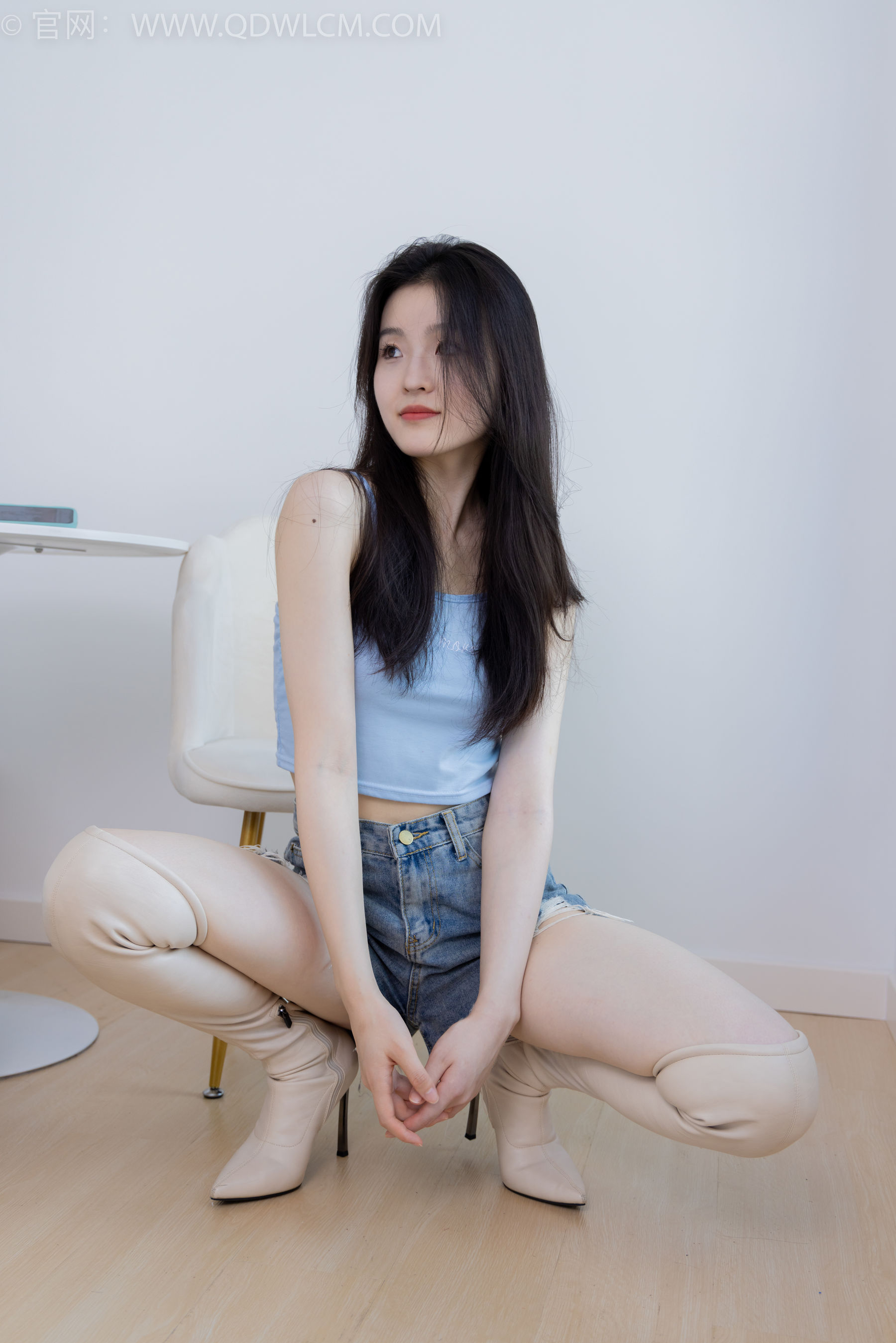 物恋传媒 No.2207 青柠 - 火红的夕阳/(180P)