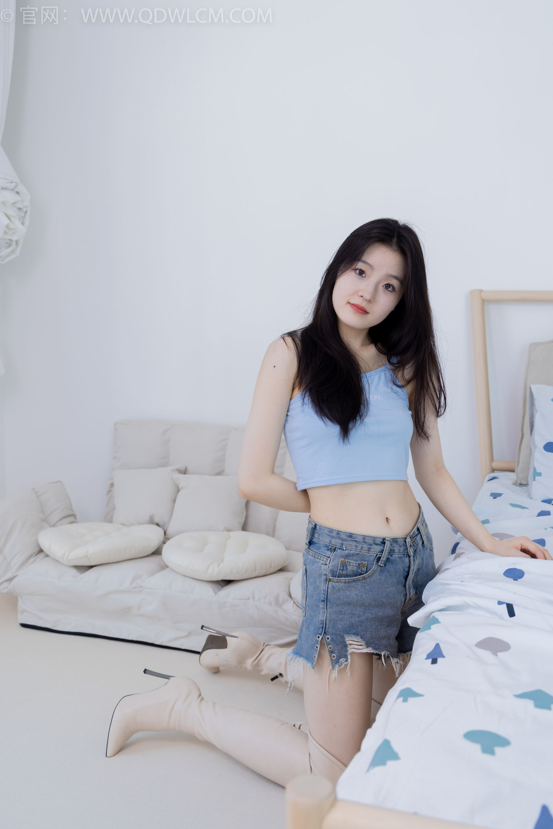 物恋传媒 No.2207 青柠 - 火红的夕阳/(180P)