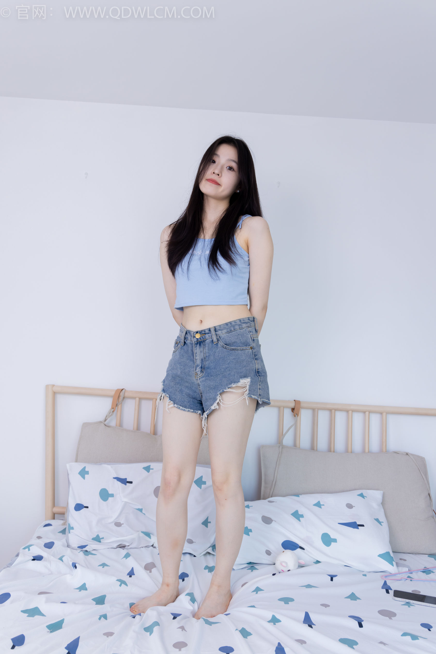 物恋传媒 No.2207 青柠 - 火红的夕阳/(180P)