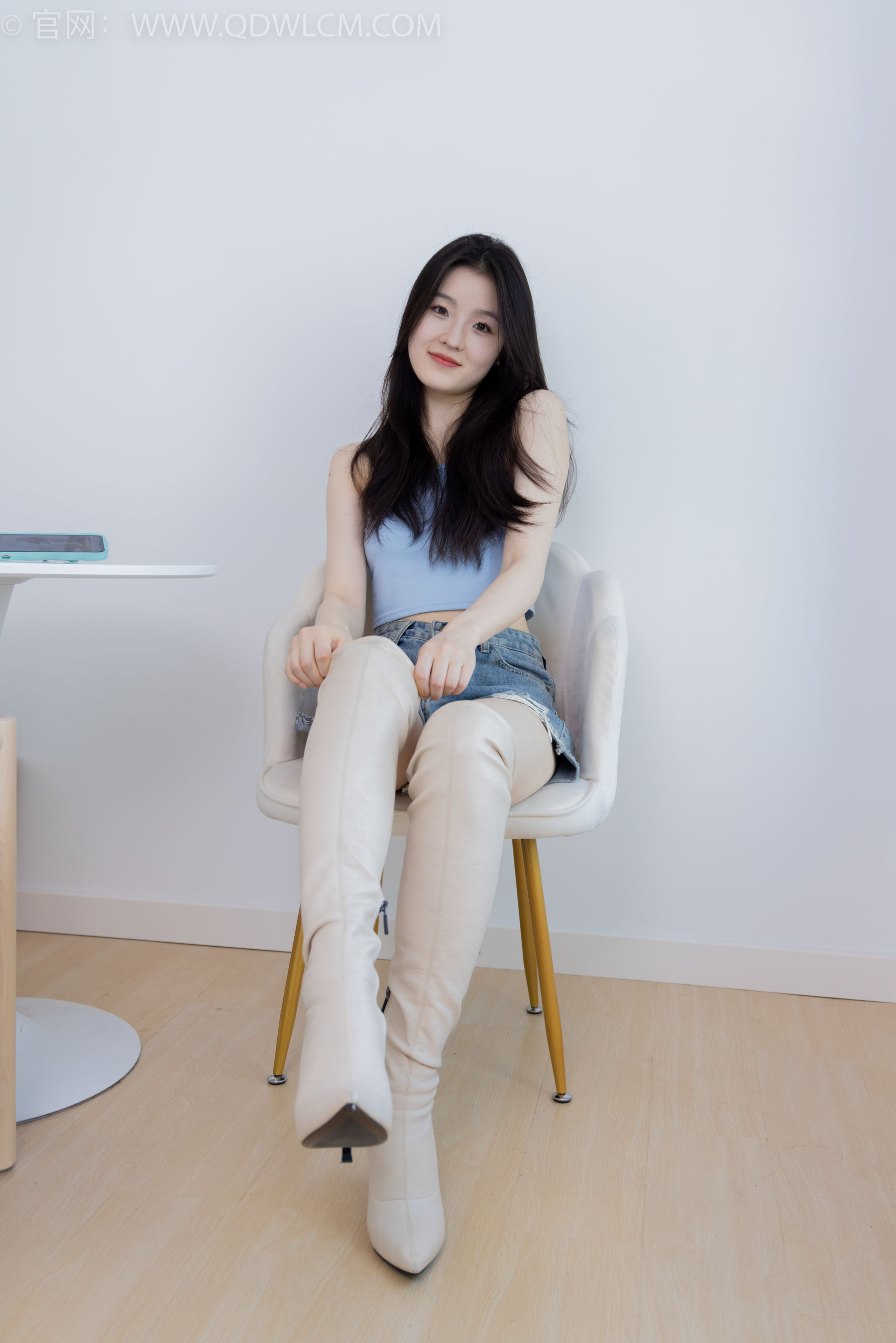 物恋传媒 No.2207 青柠 - 火红的夕阳/(180P)