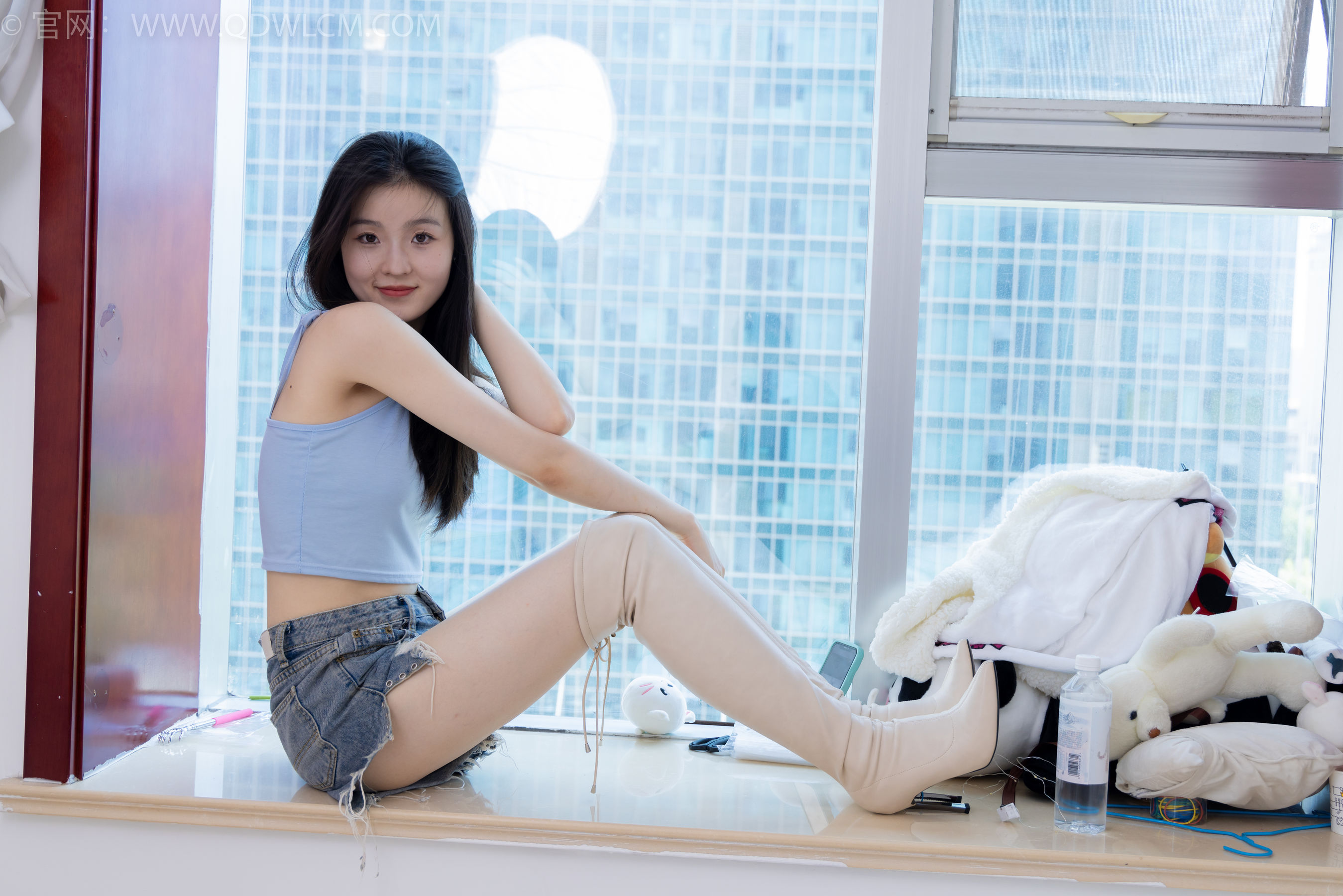 物恋传媒 No.2207 青柠 - 火红的夕阳/(180P)