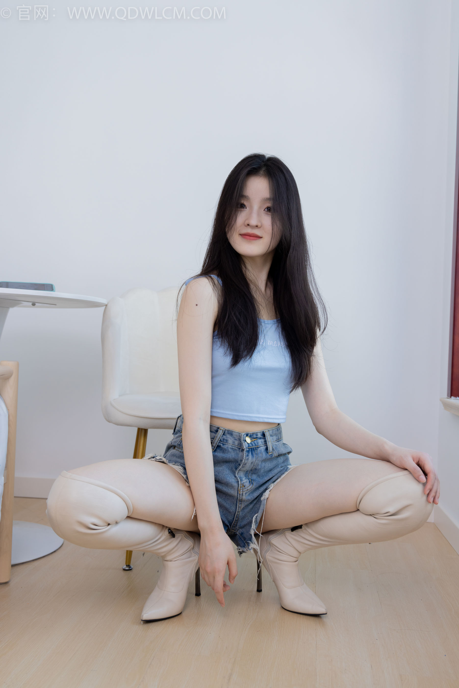 物恋传媒 No.2207 青柠 - 火红的夕阳/(180P)